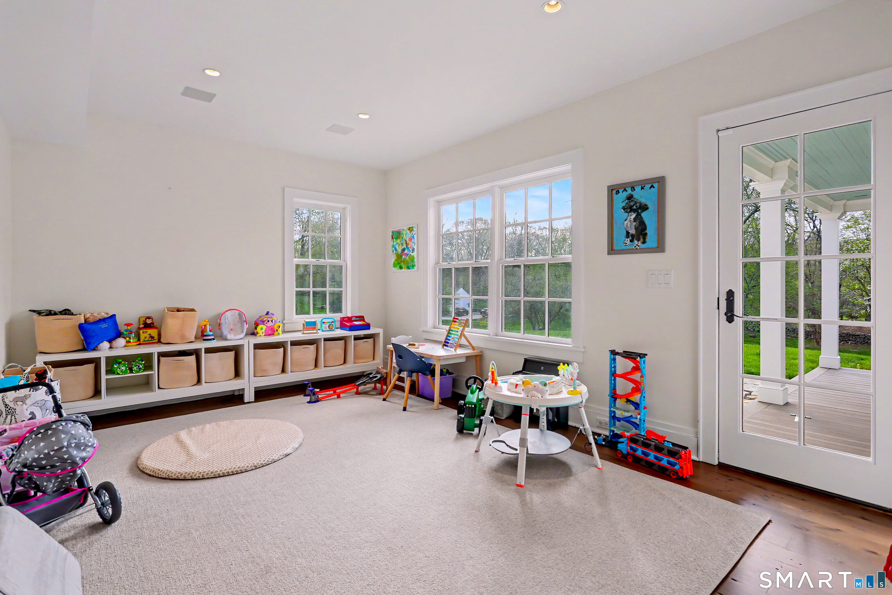 10 Cedar Lane