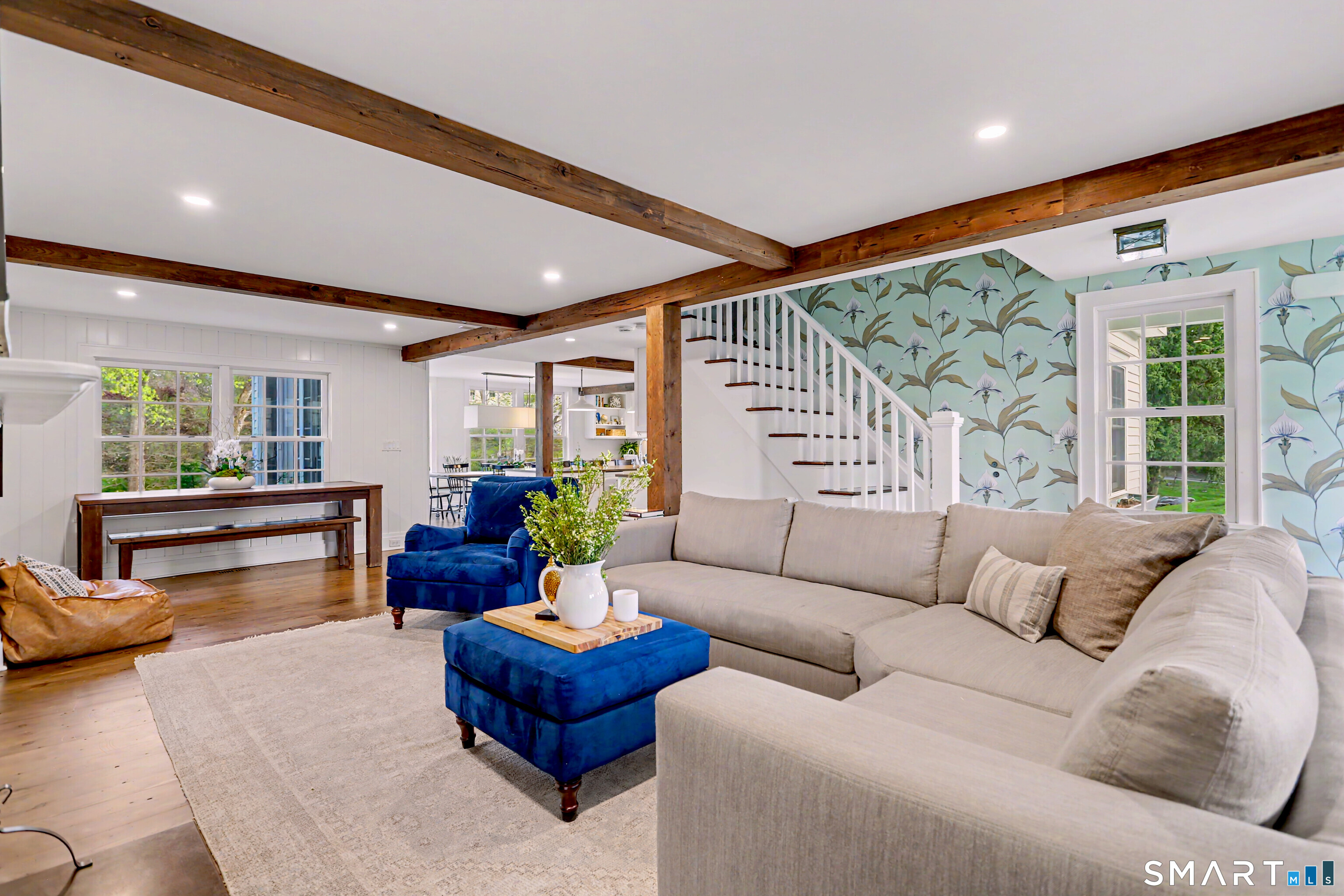 10 Cedar Lane