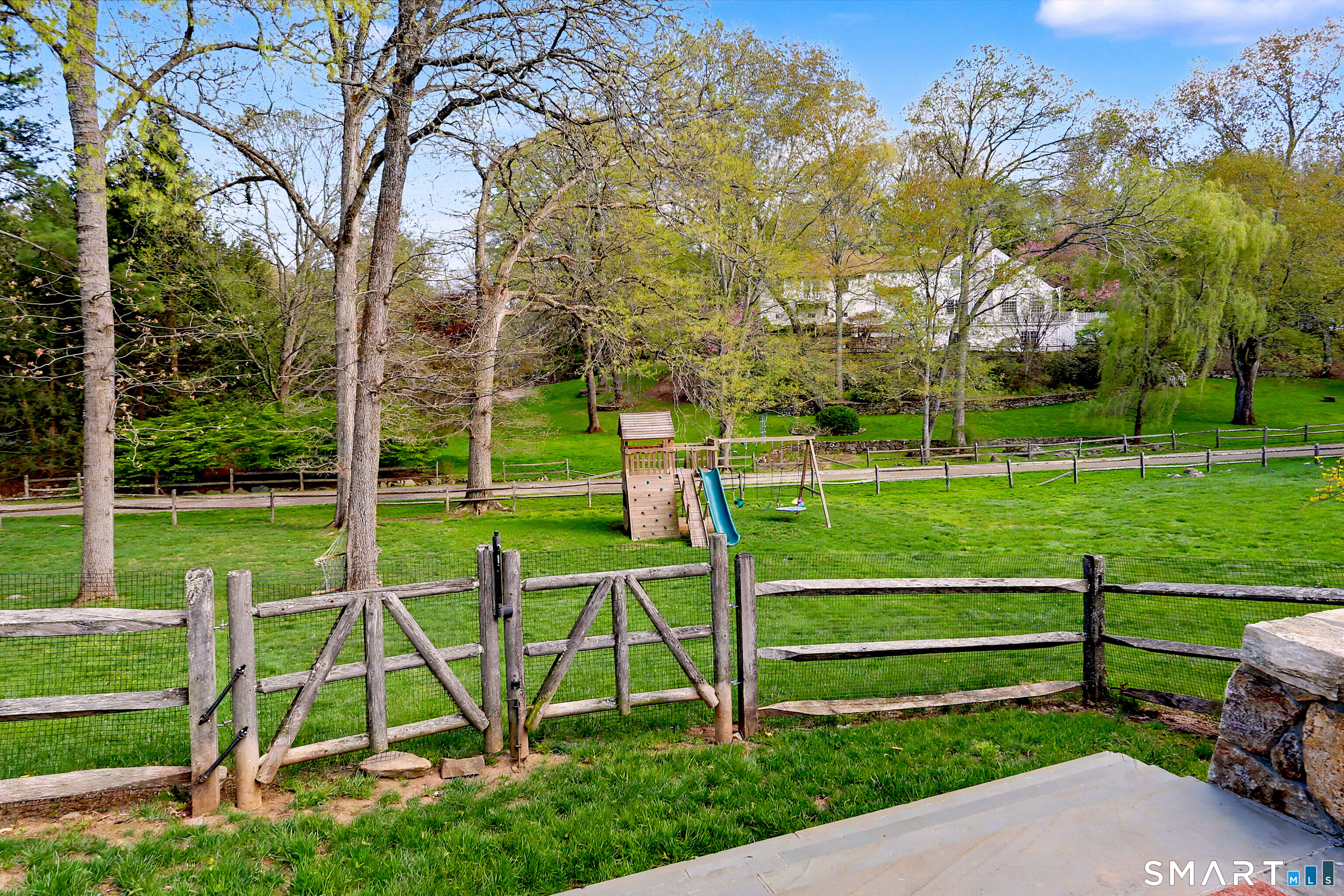 10 Cedar Lane
