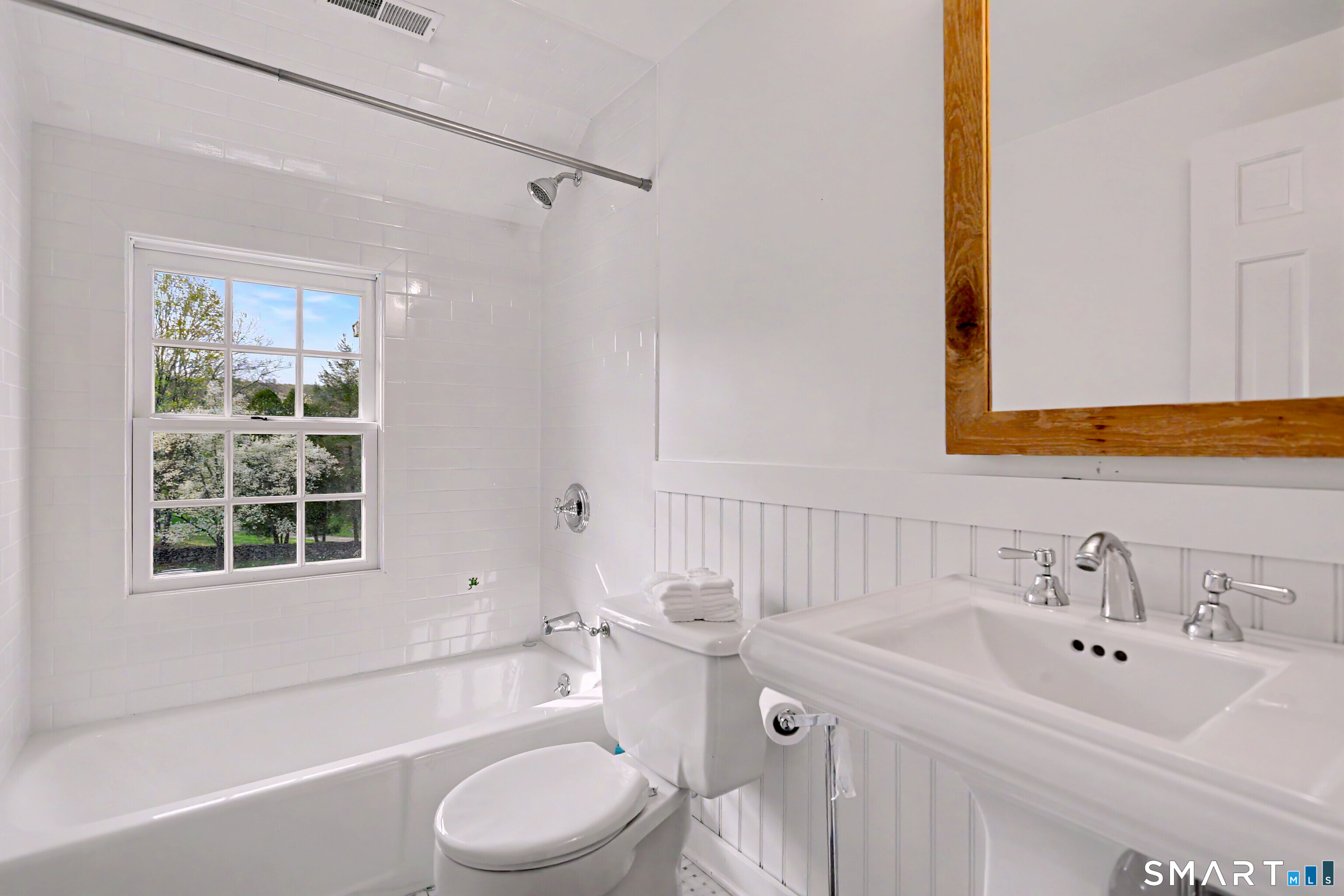 10 Cedar Lane