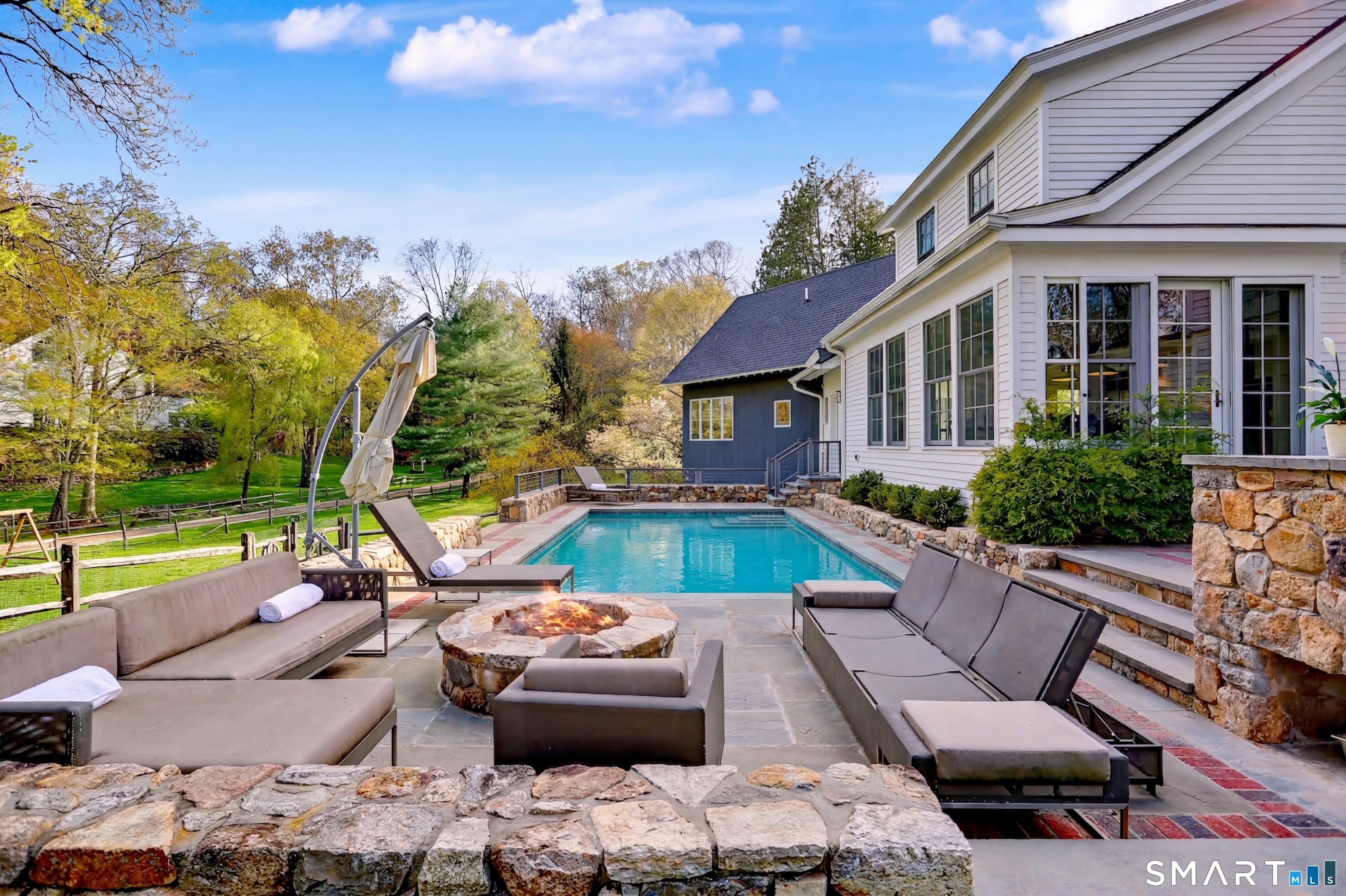 10 Cedar Lane