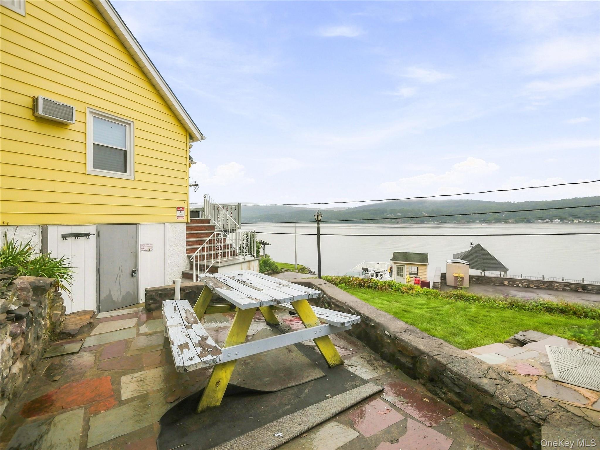 113 Lake Shore Road
