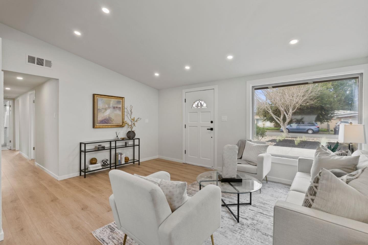 1253 Manzano WAY