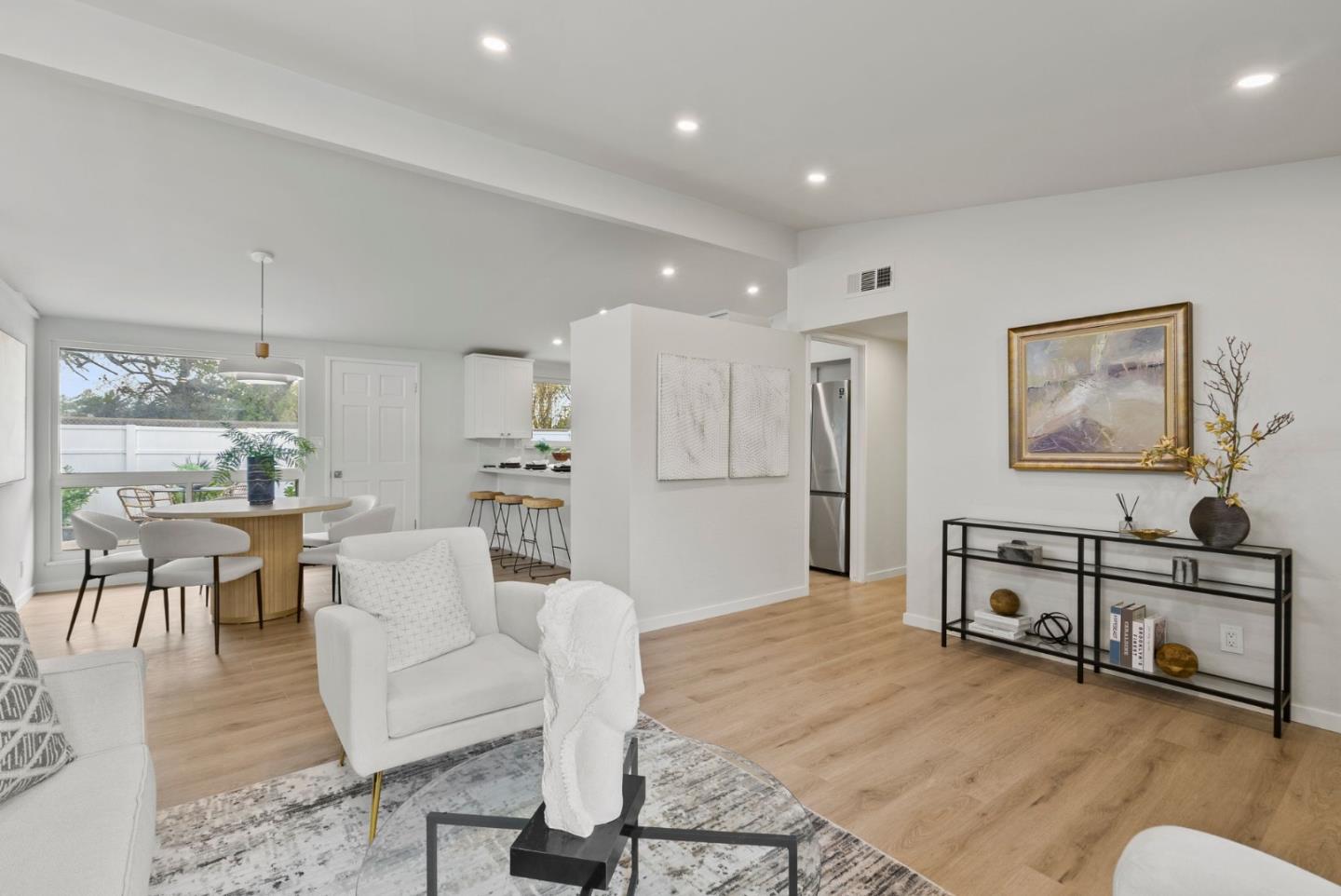 1253 Manzano WAY
