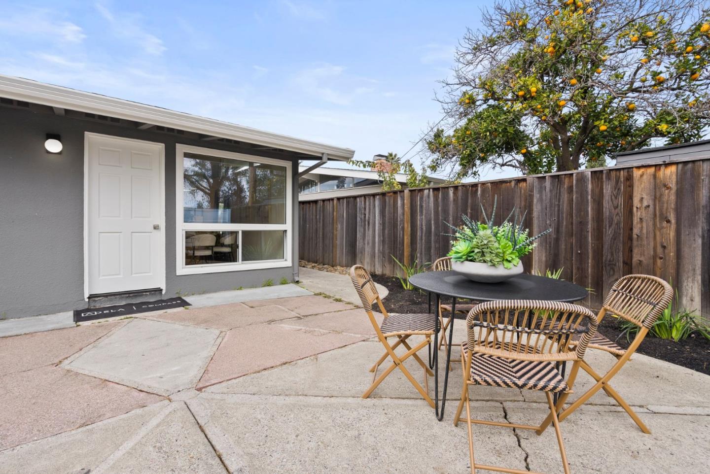 1253 Manzano WAY