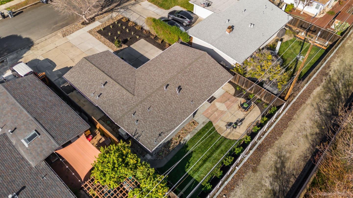 1253 Manzano WAY