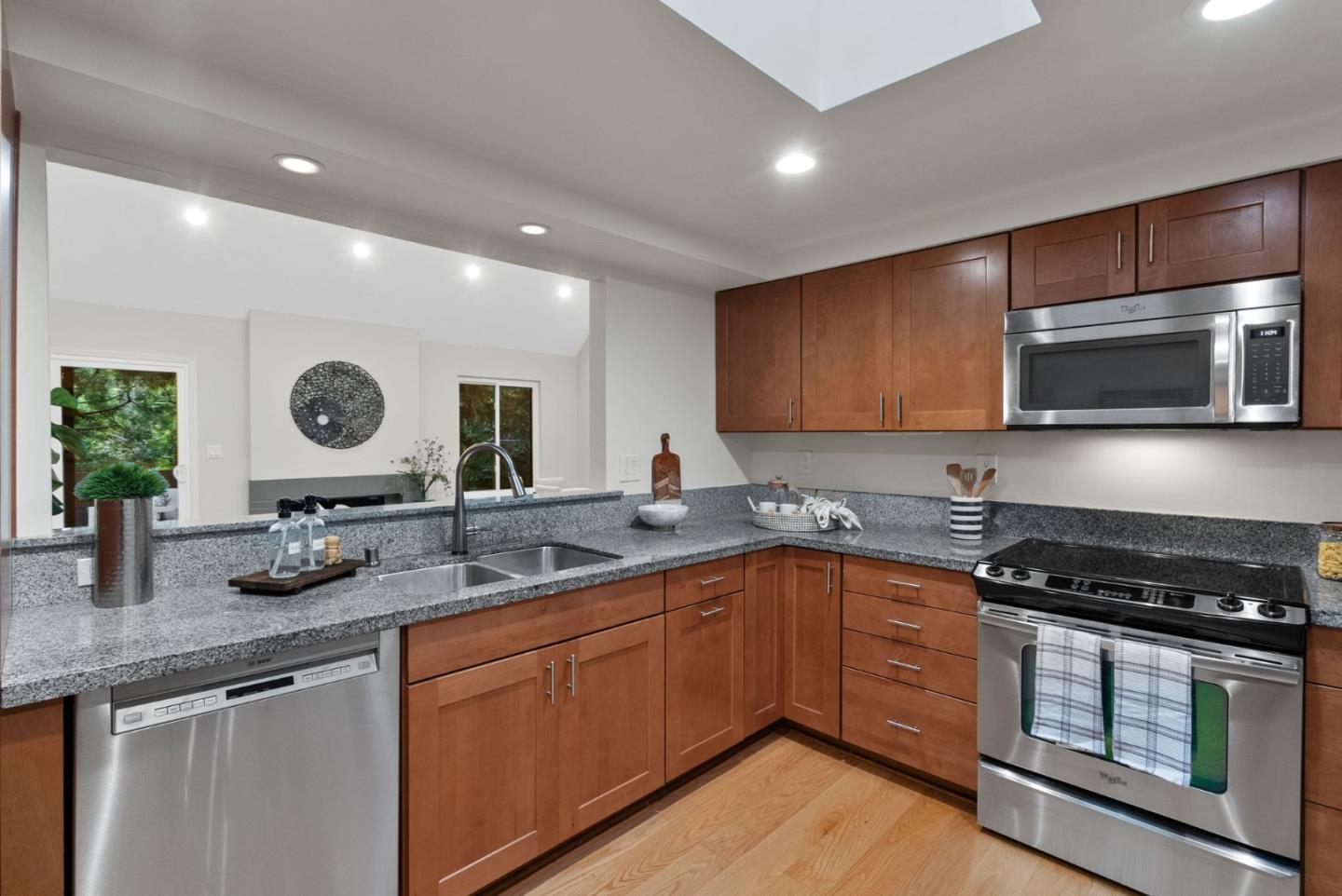 537 Thain WAY