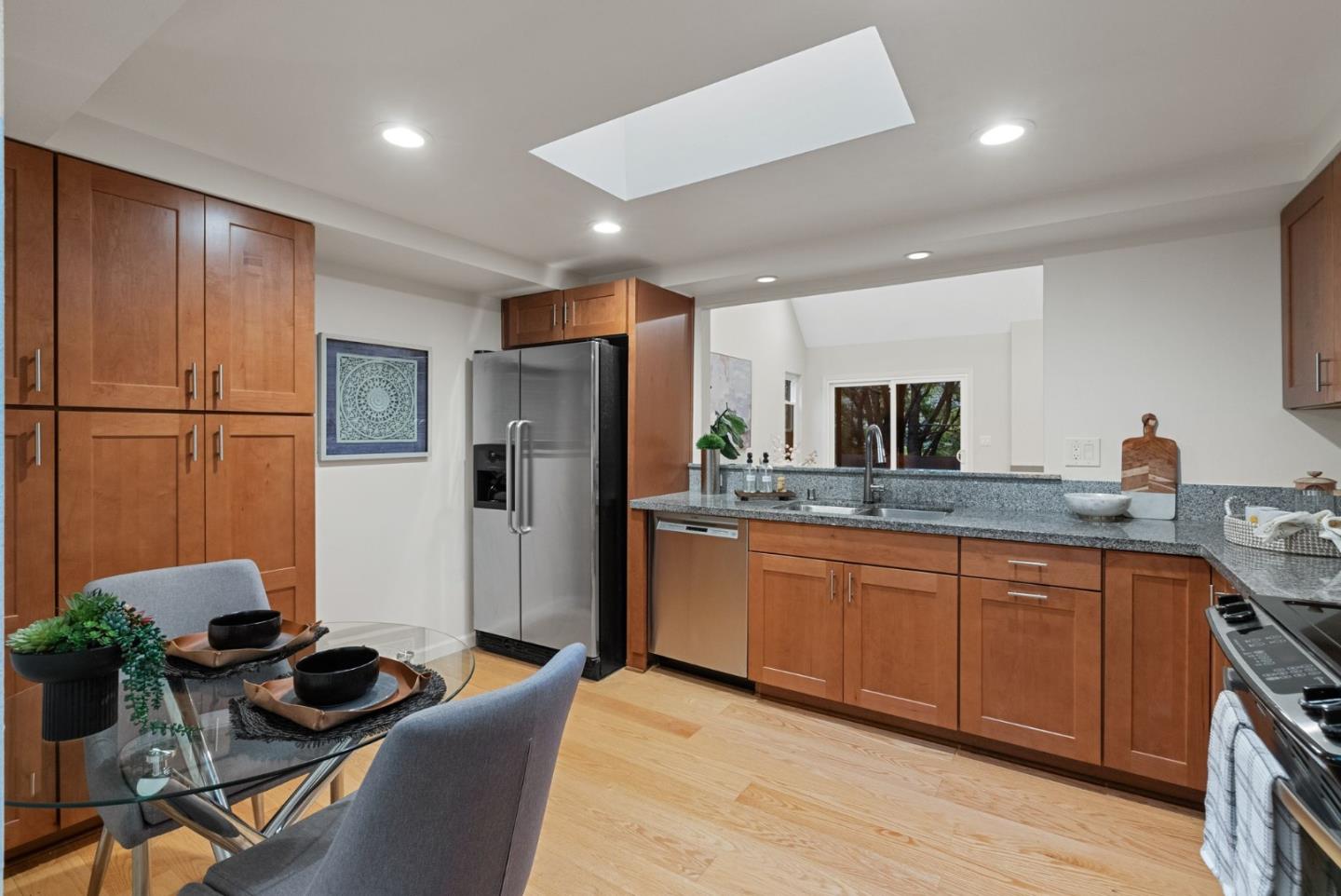 537 Thain WAY