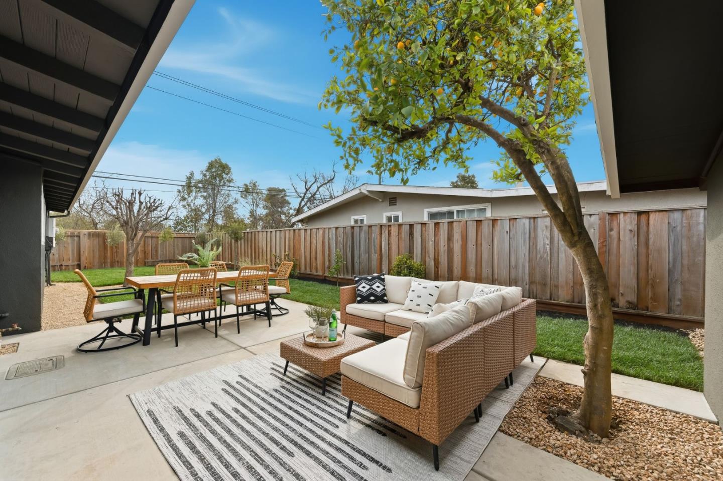 1245 Manzano Way