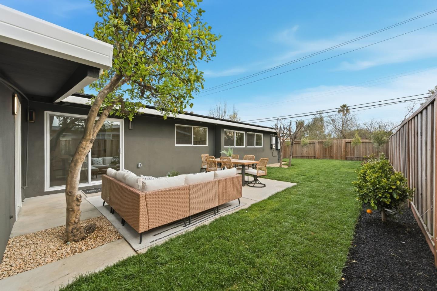 1245 Manzano Way