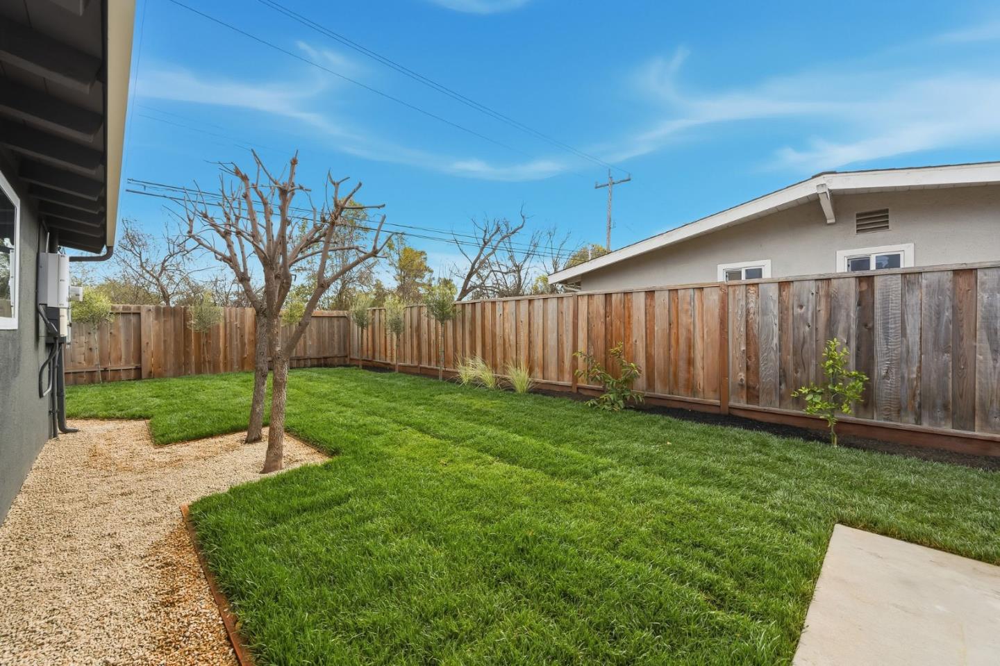 1245 Manzano Way
