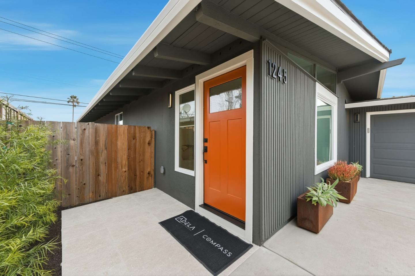 1245 Manzano Way