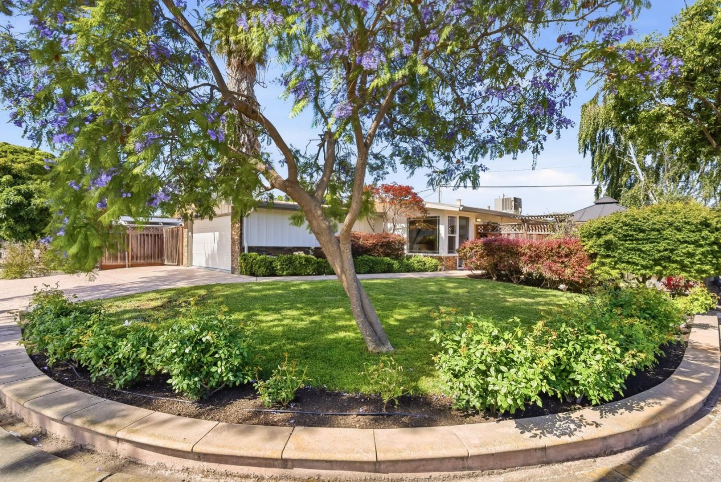 1121 Fairwood Avenue