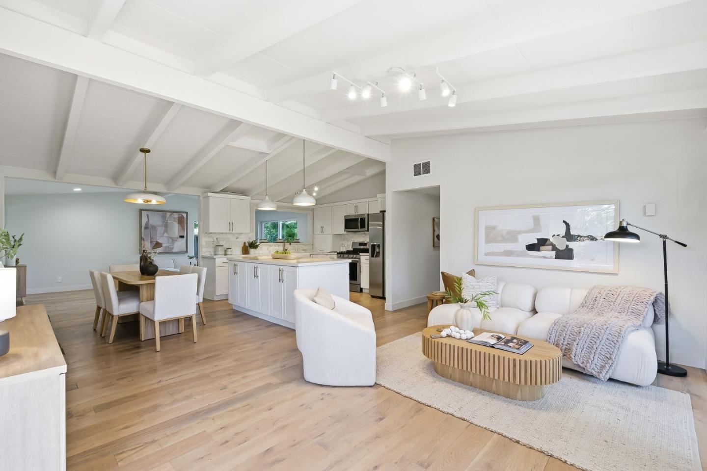 1121 Fairwood Avenue