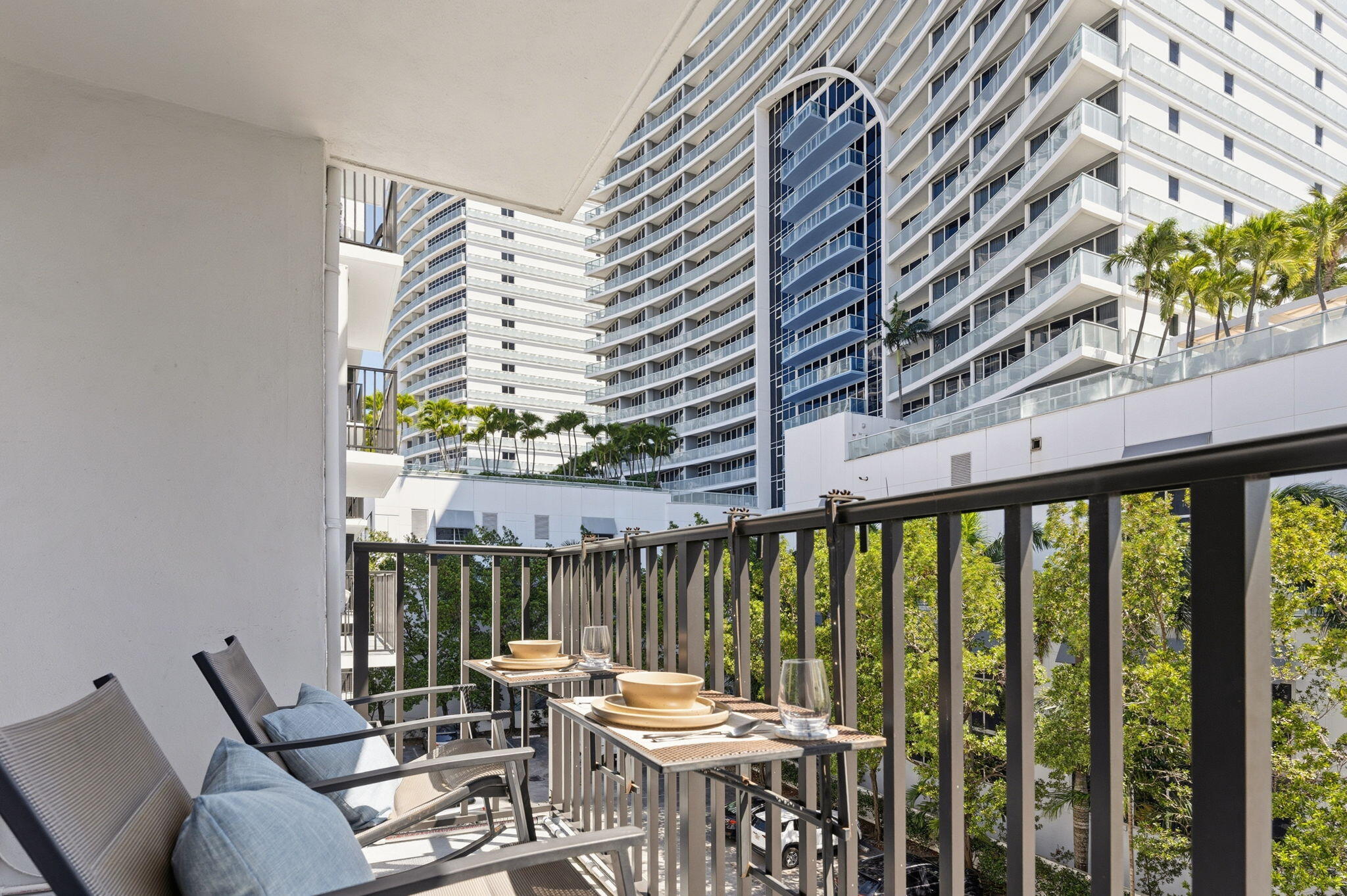 3000 Riomar Street 407