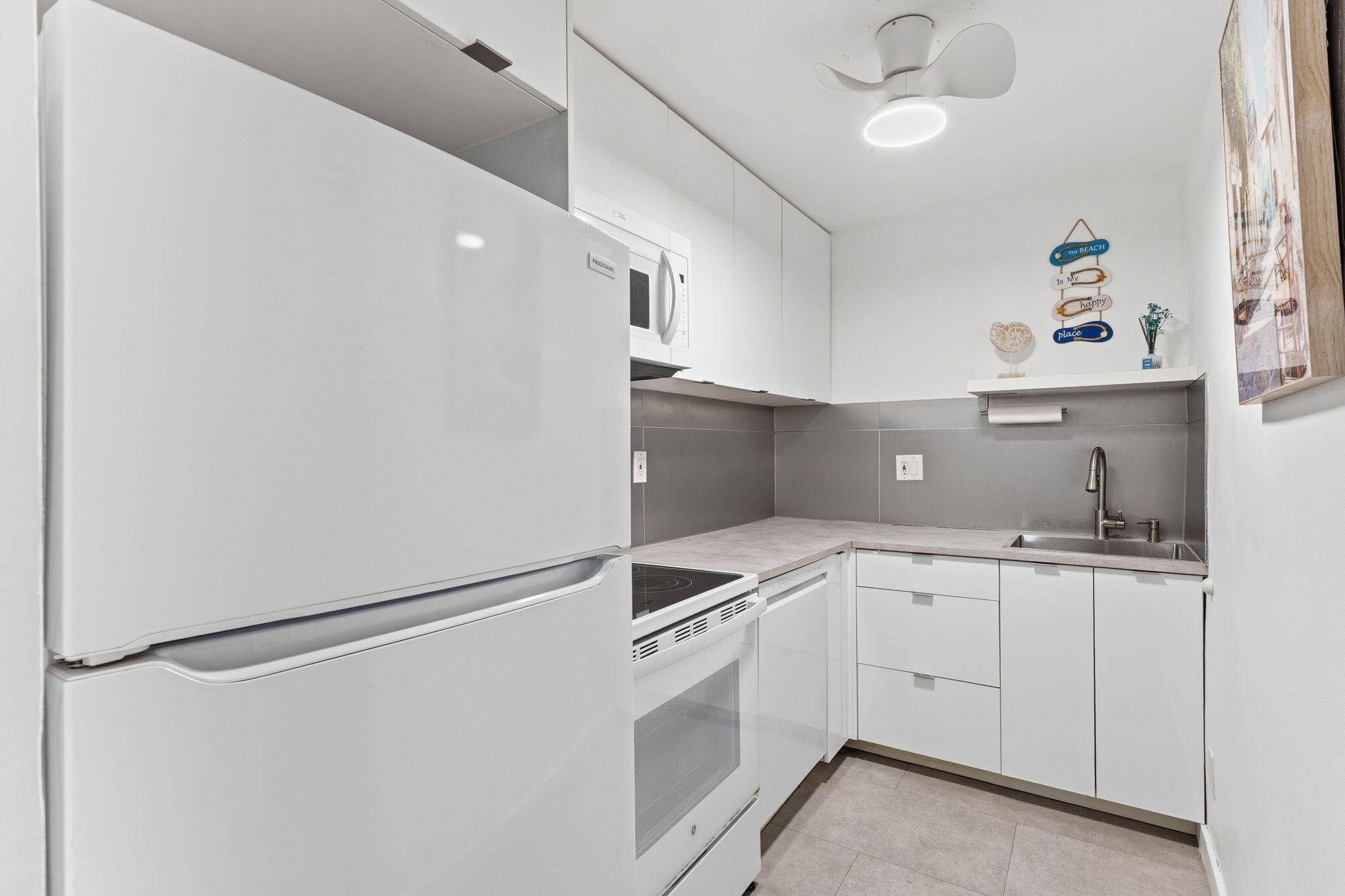 3000 Riomar Street 407