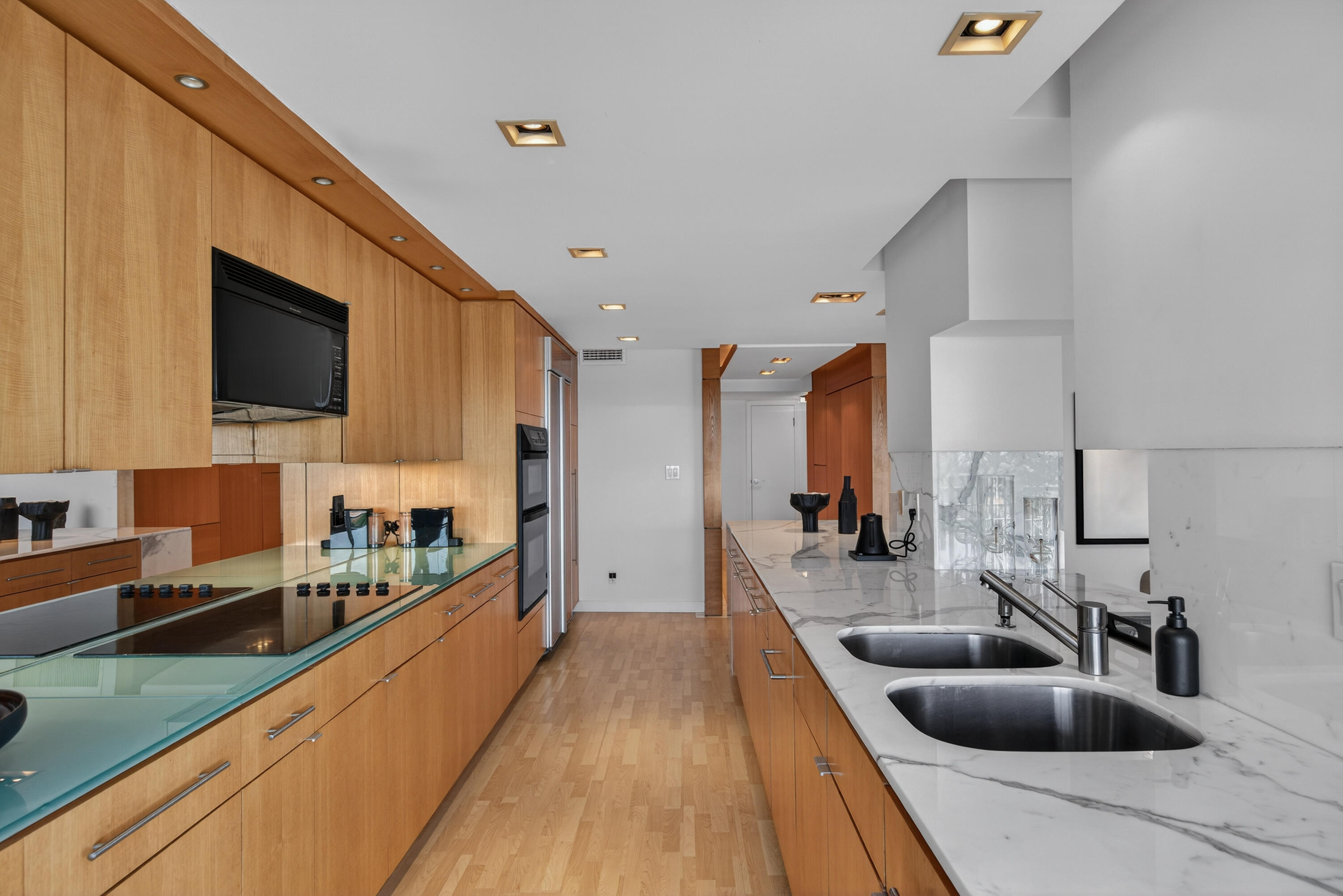 3050 NE 47th Court NE 607