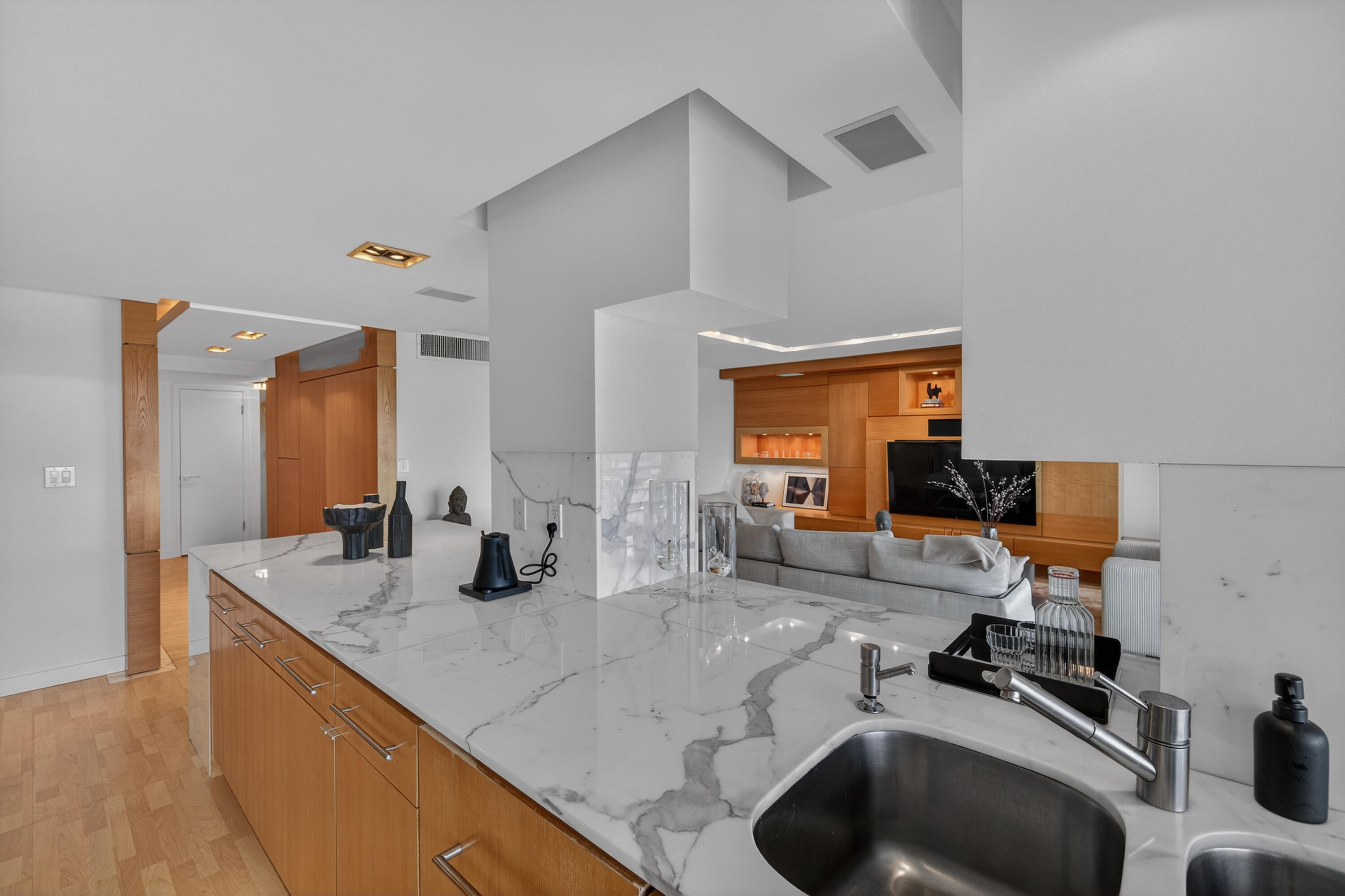 3050 NE 47th Court NE 607