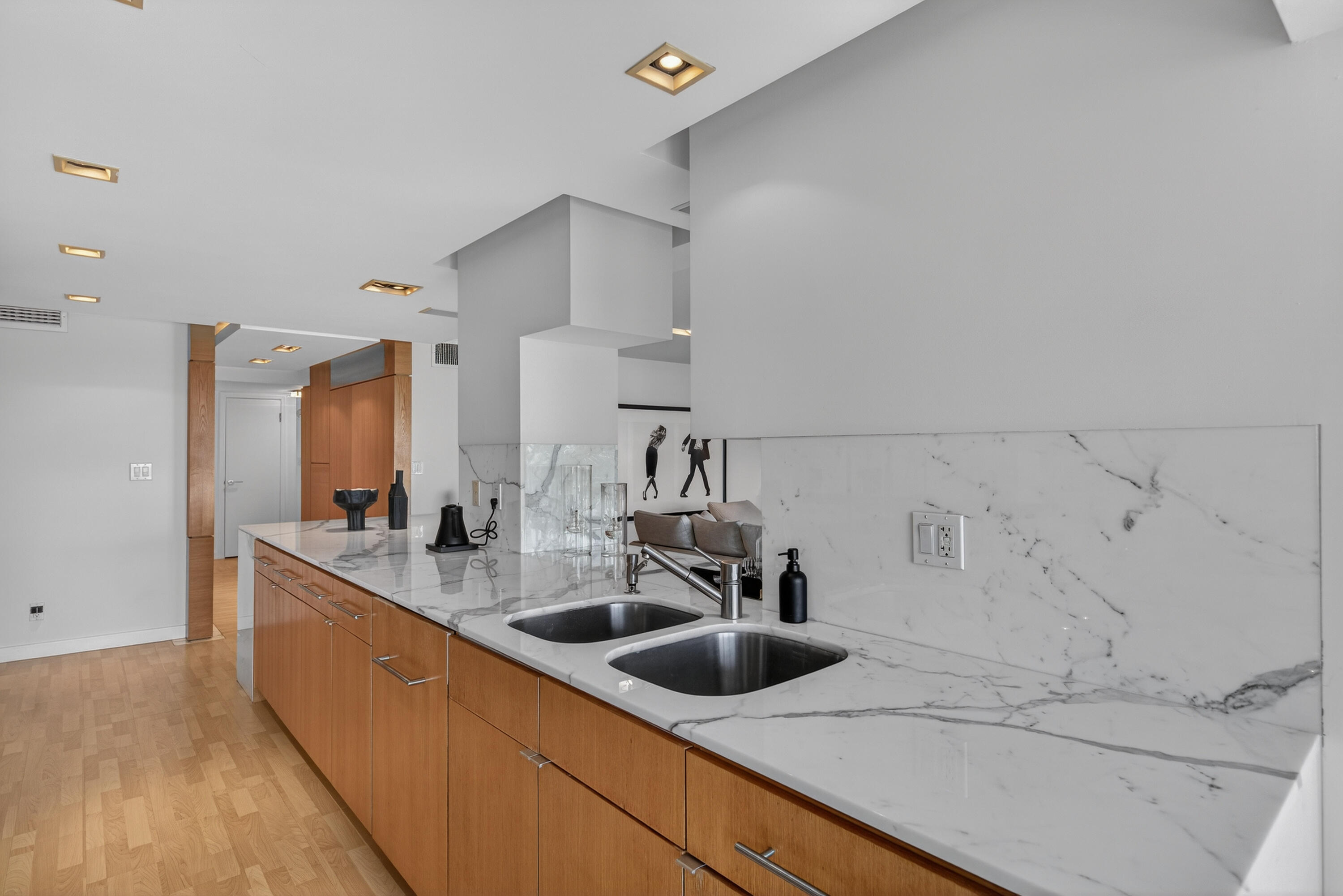 3050 NE 47th Court NE 607