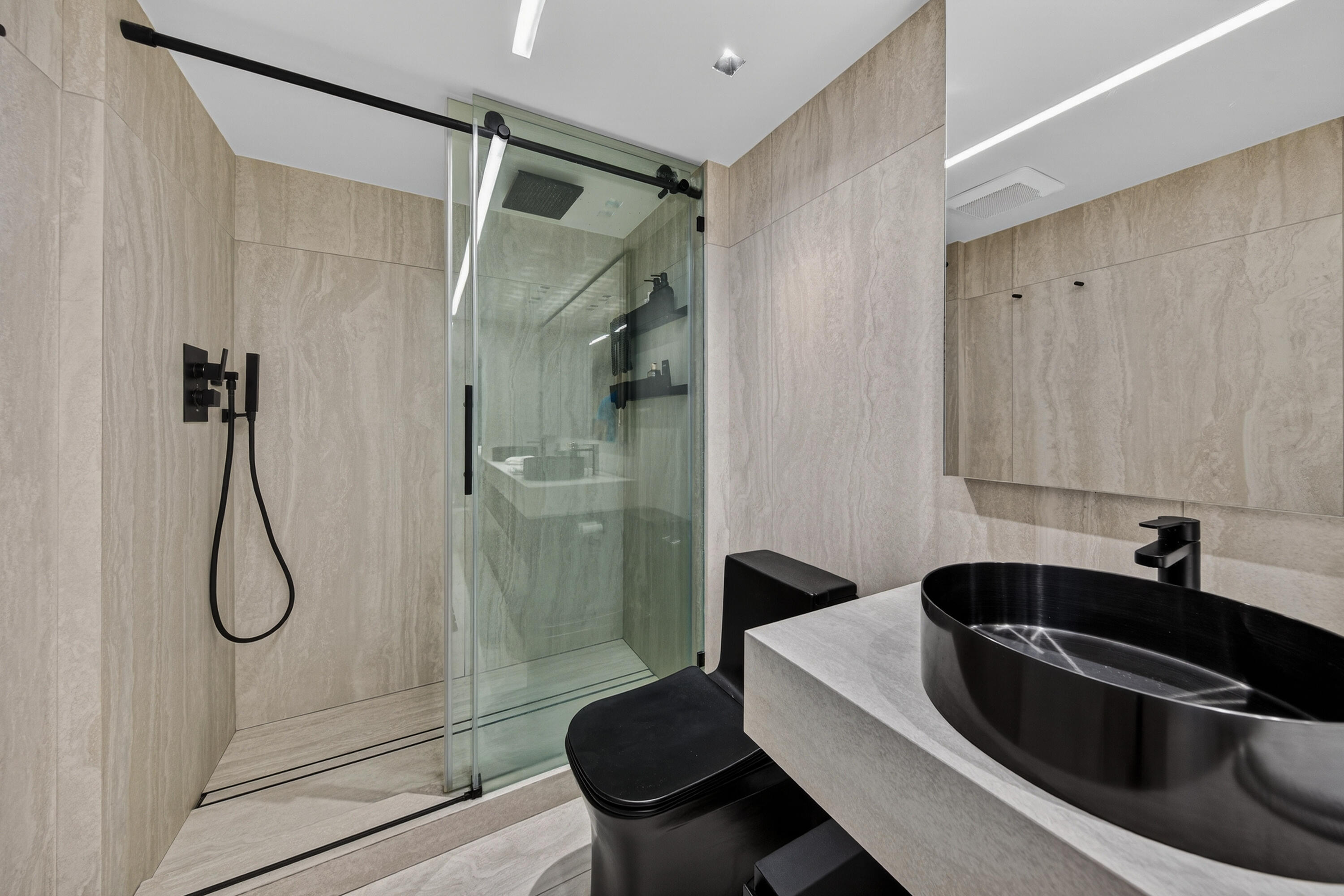 3050 NE 47th Court NE 607