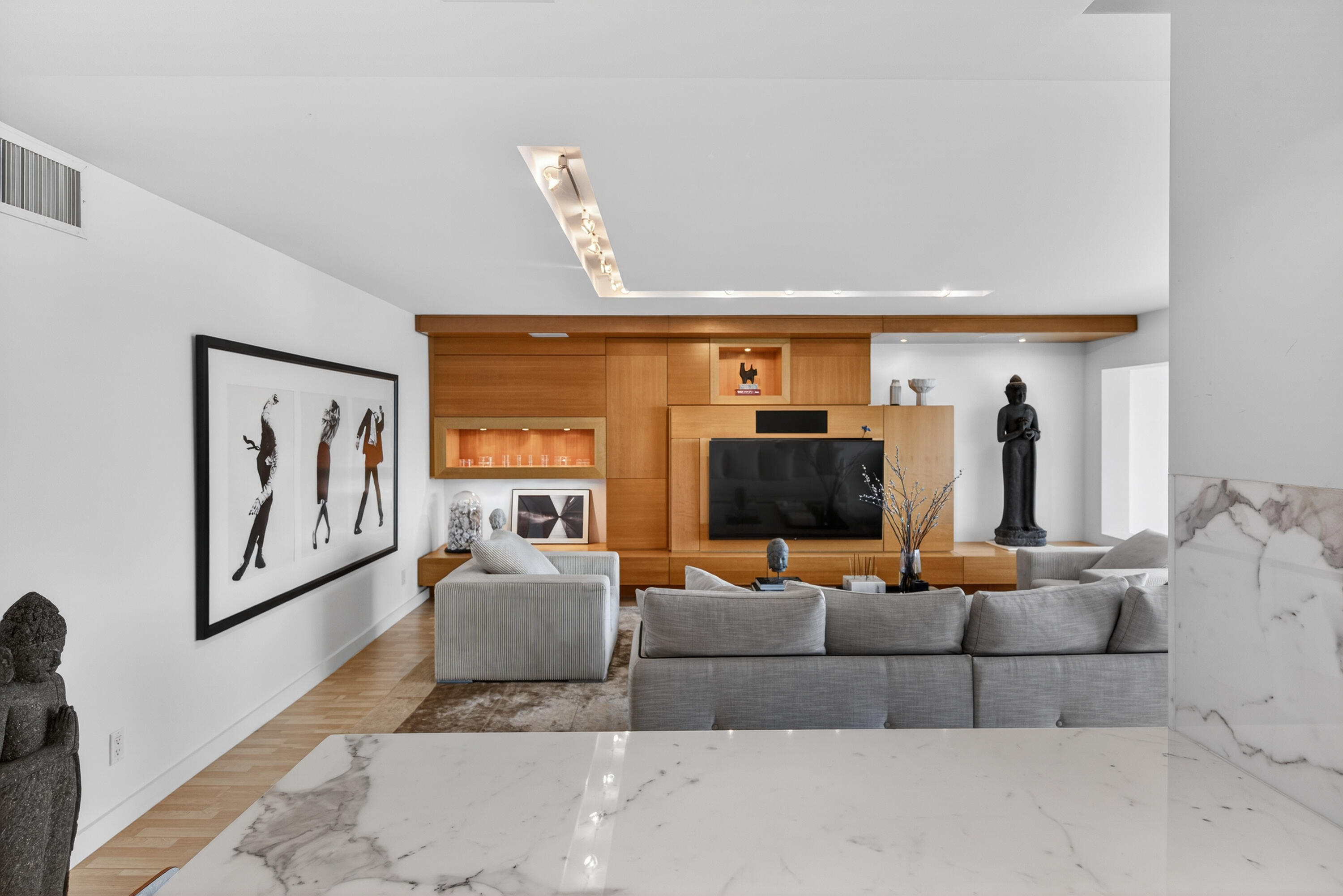 3050 NE 47th Court NE 607