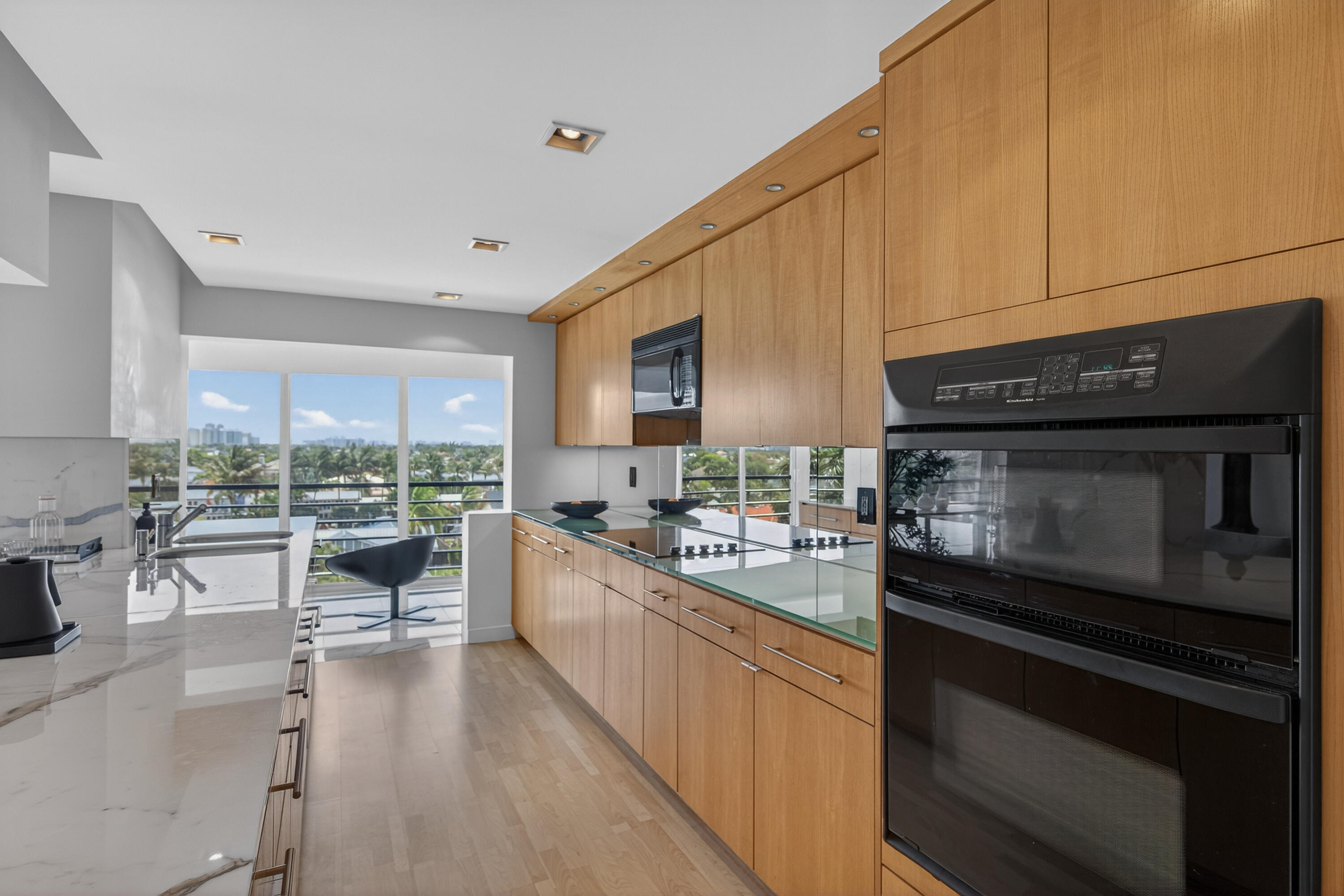 3050 NE 47th Court NE 607