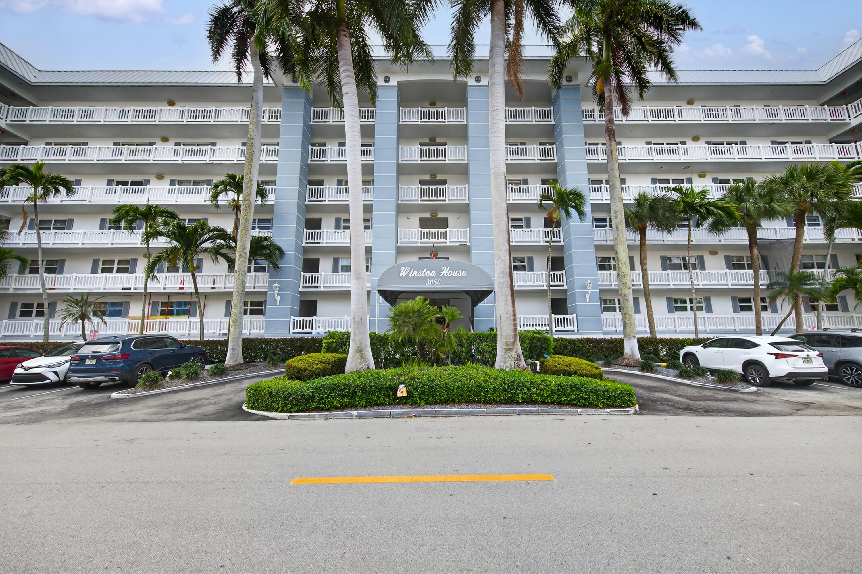 3050 NE 47th Court NE 607