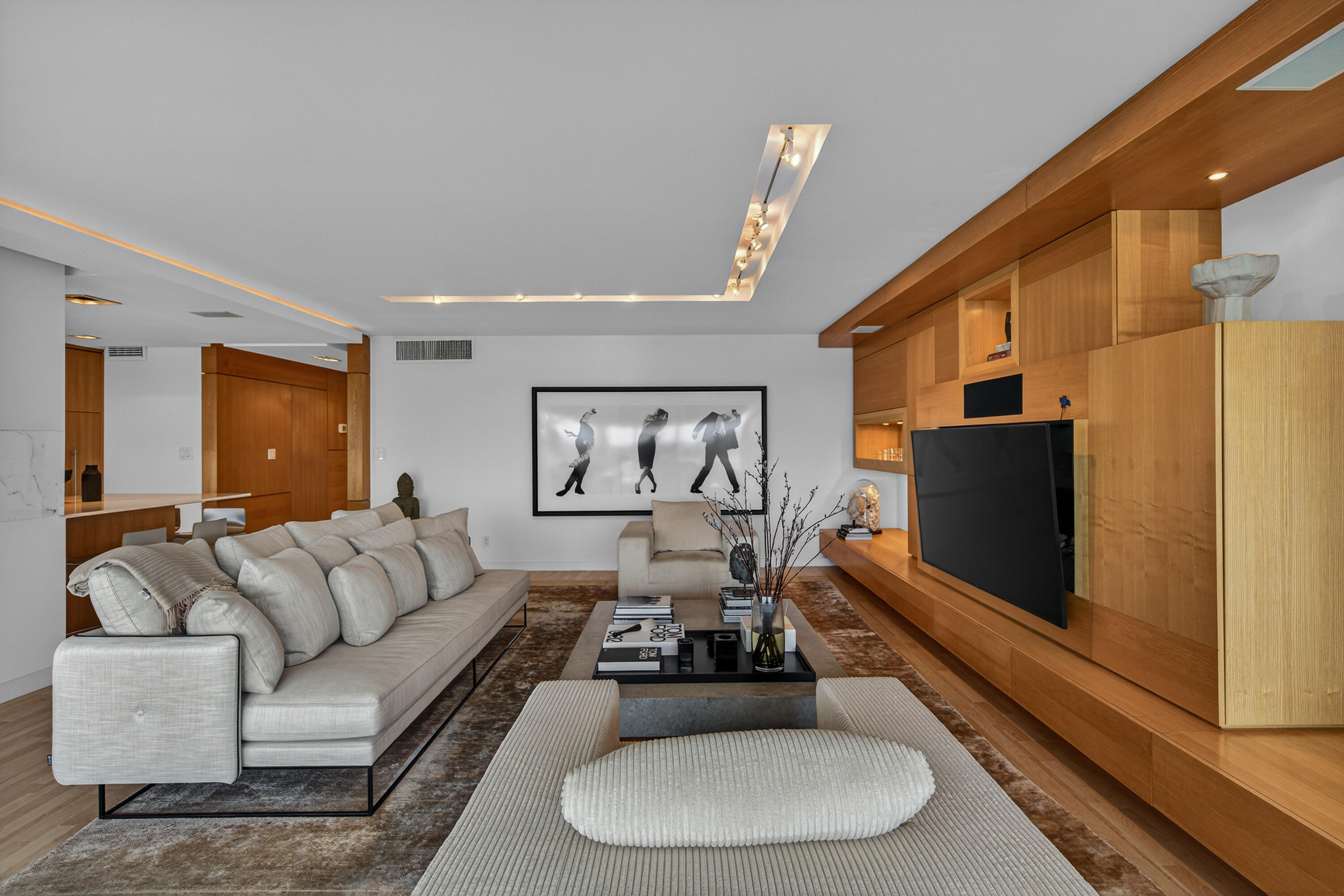 3050 NE 47th Court NE 607