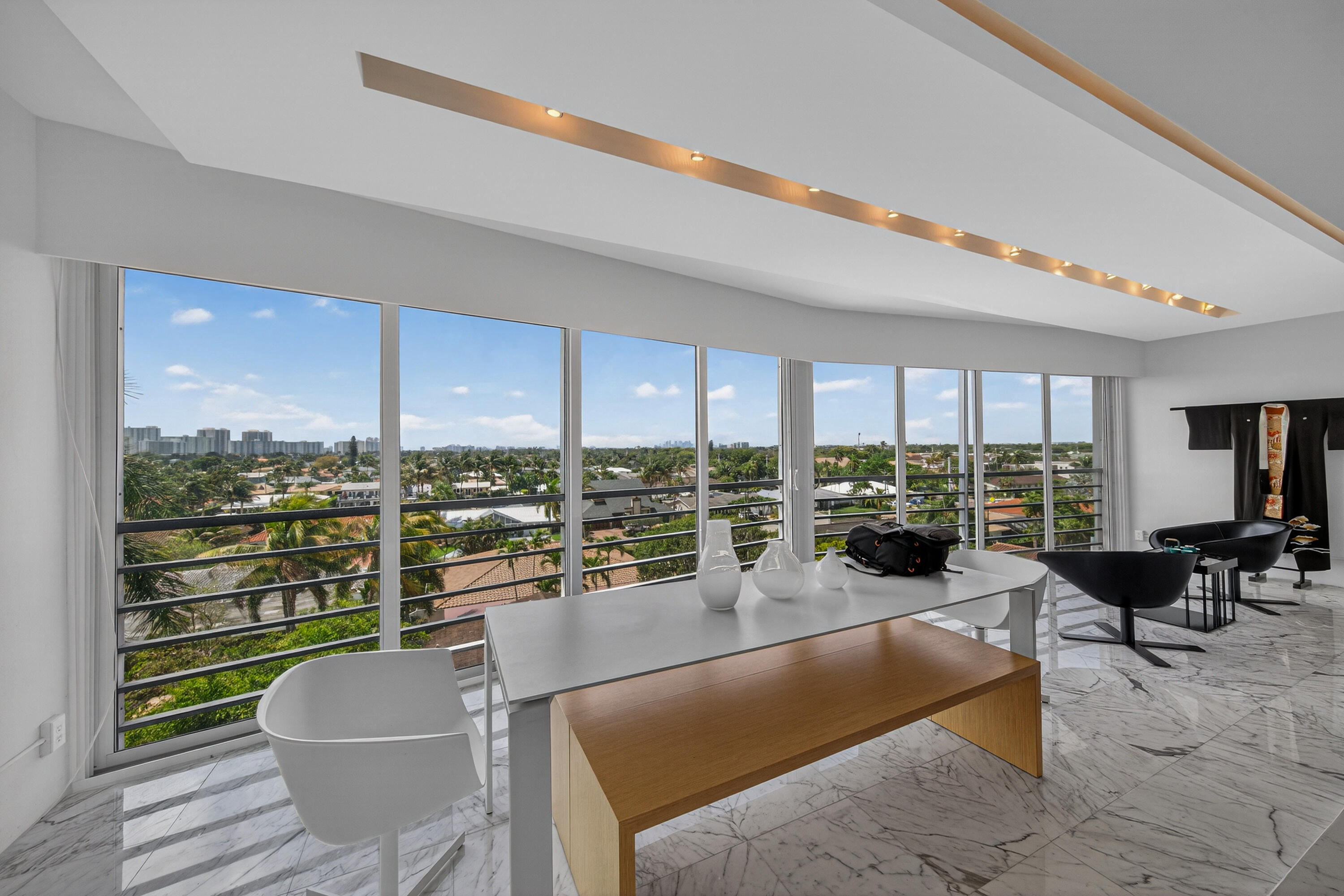 3050 NE 47th Court NE 607