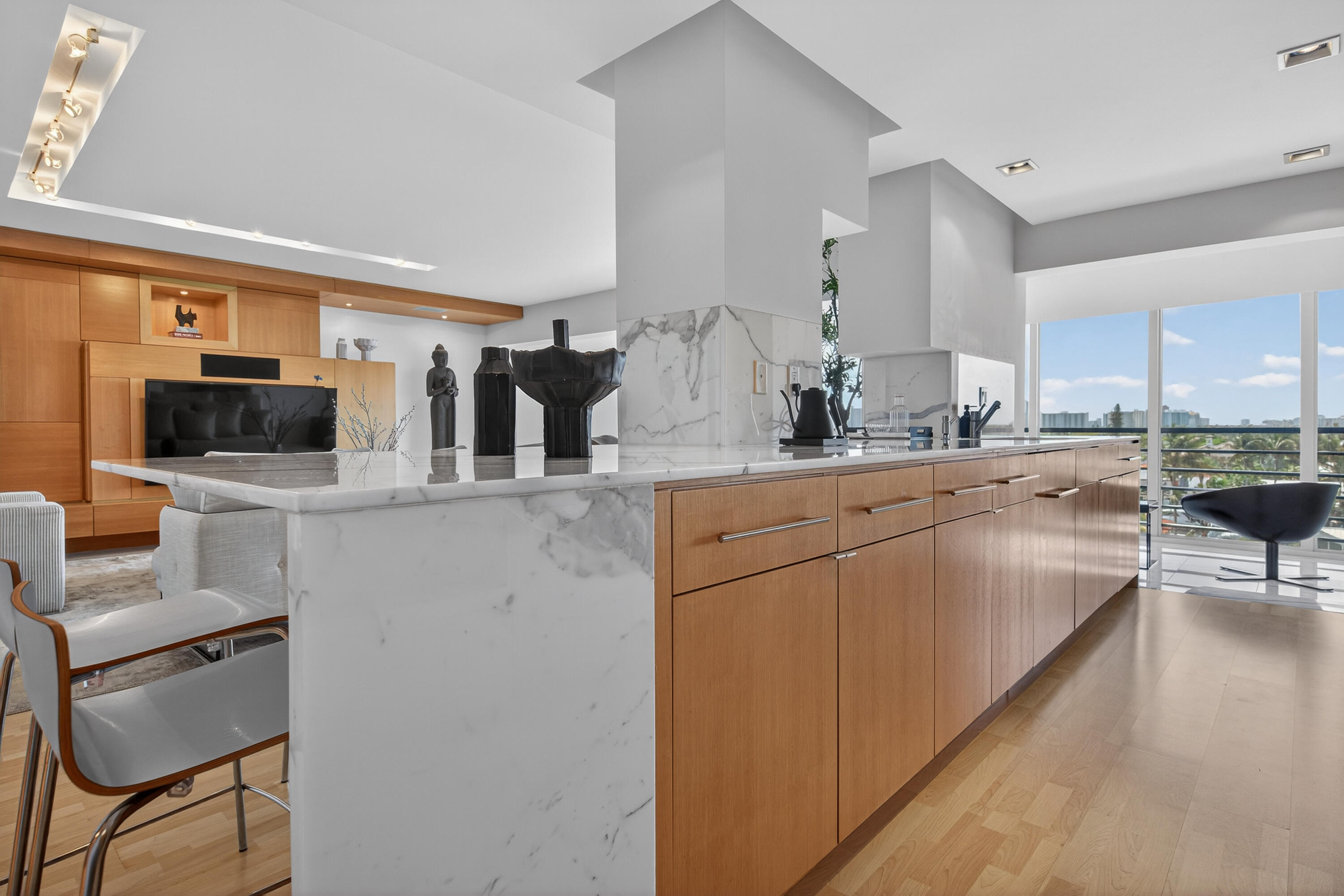 3050 NE 47th Court NE 607