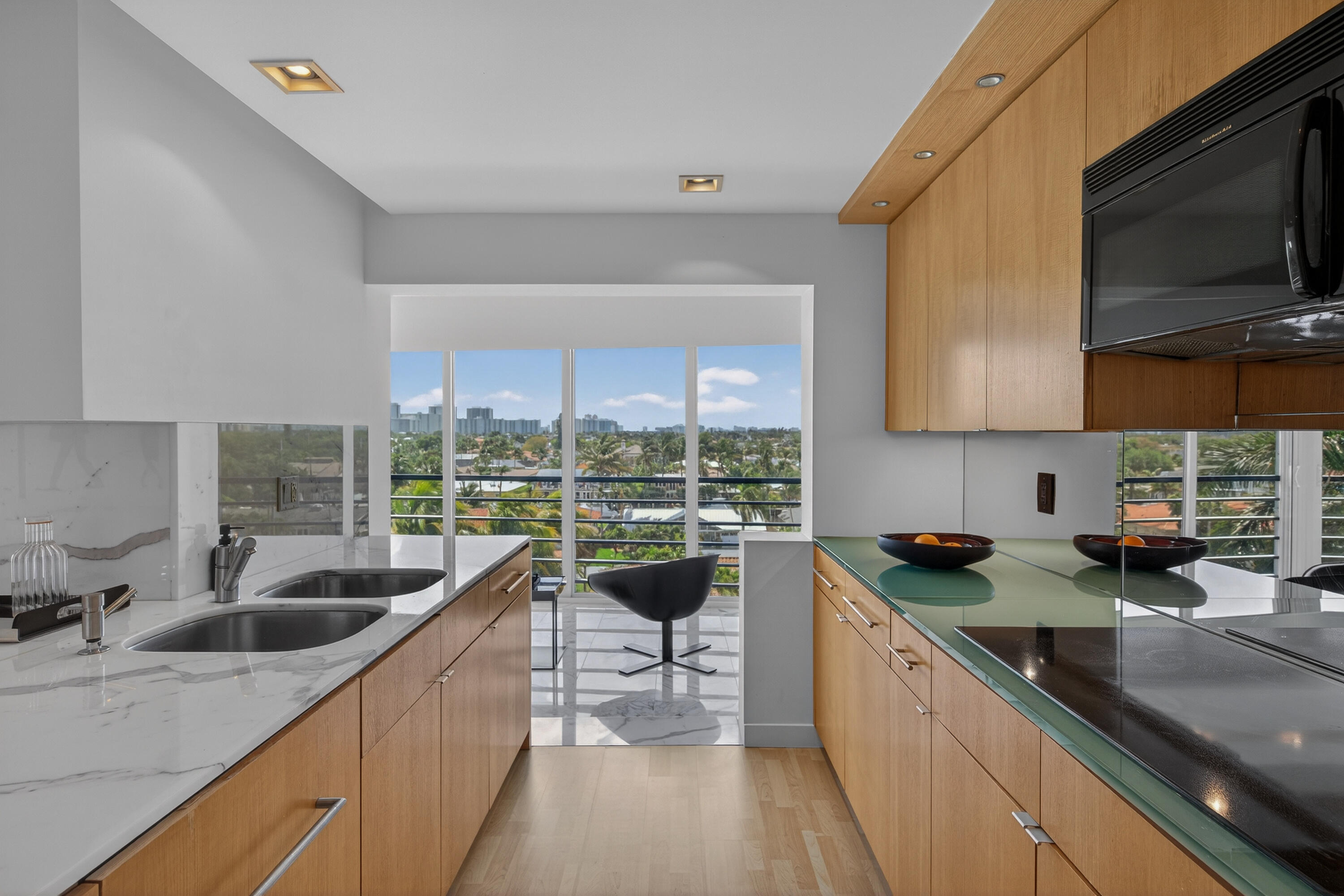 3050 NE 47th Court NE 607