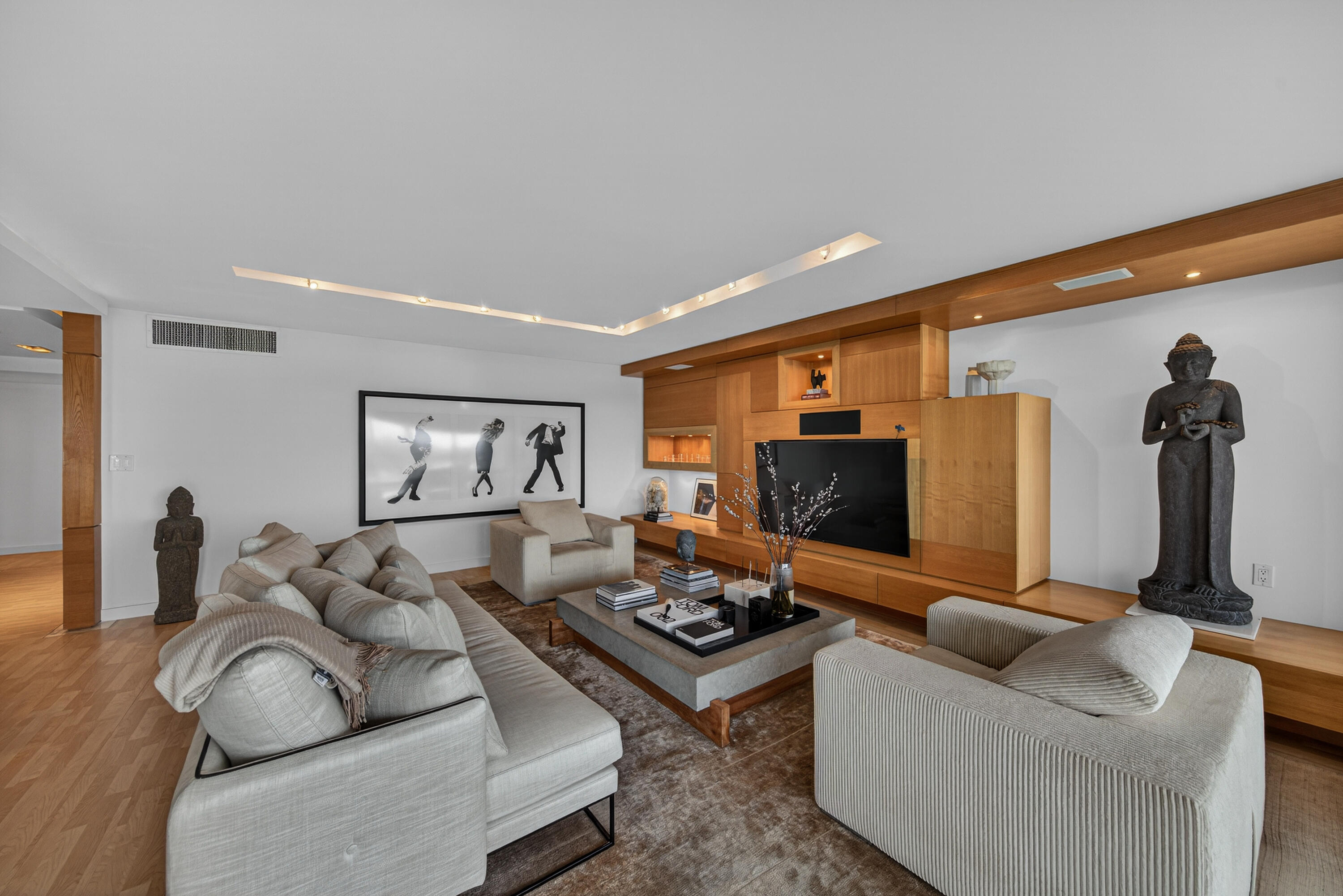 3050 NE 47th Court NE 607