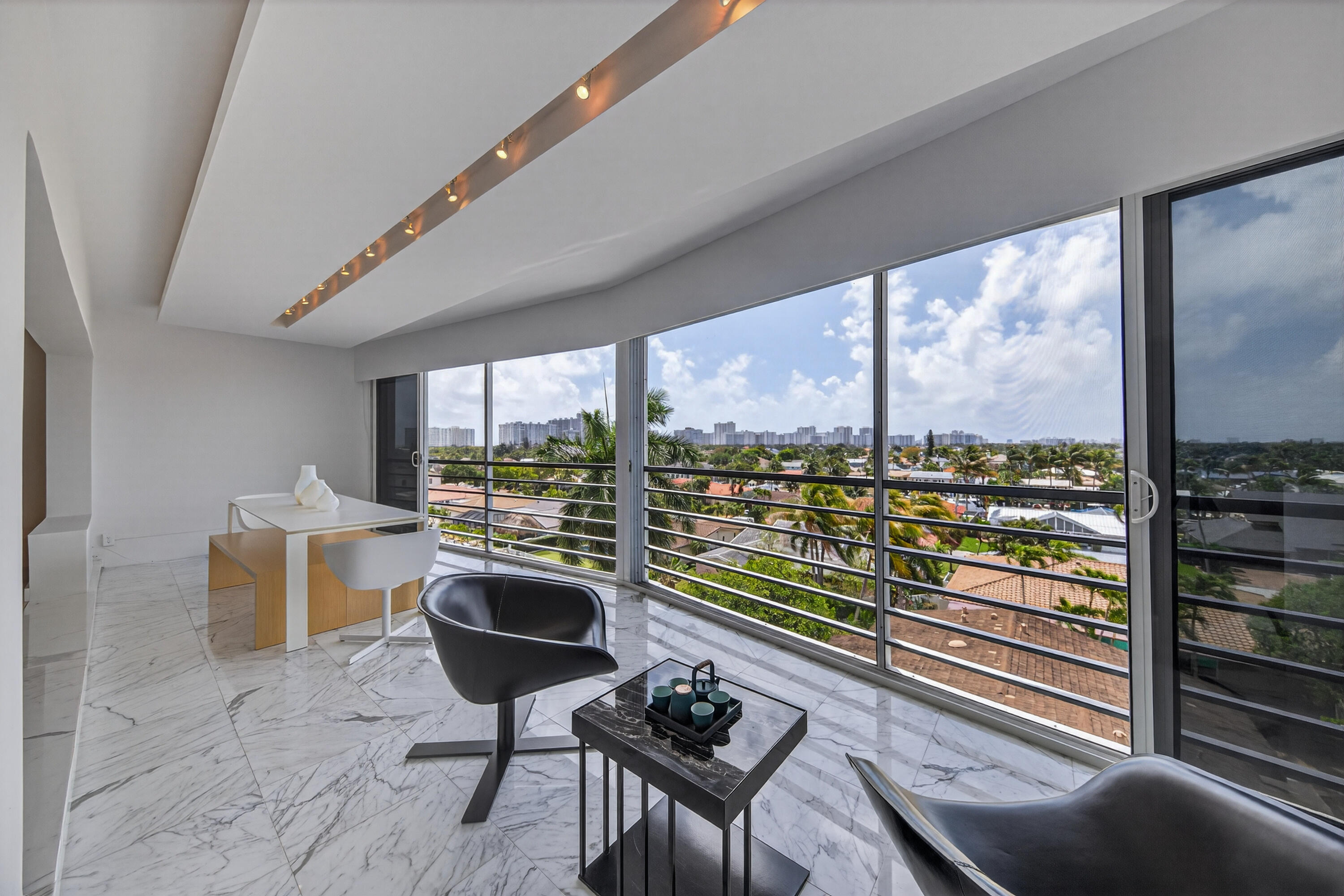 3050 NE 47th Court NE 607