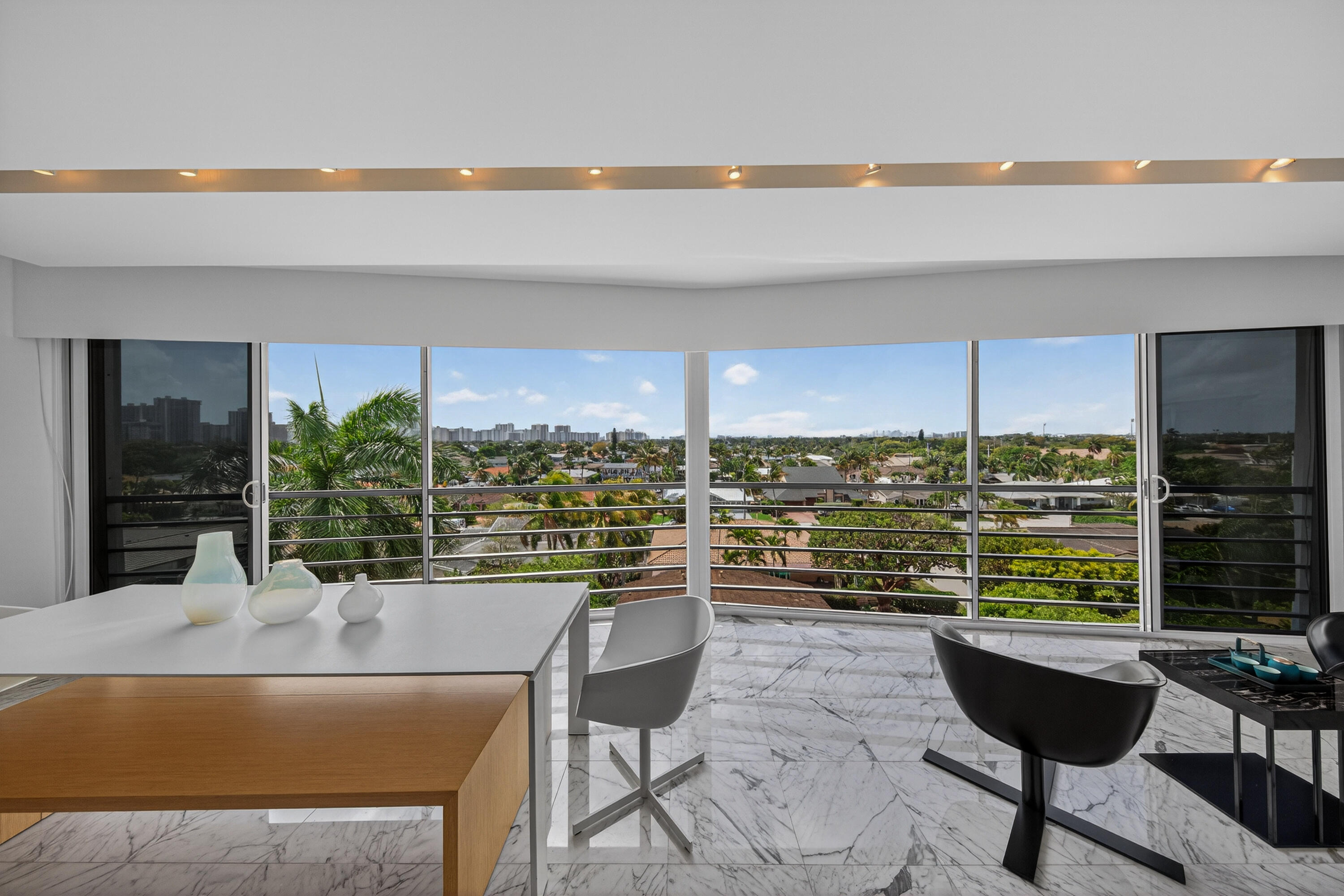 3050 NE 47th Court NE 607