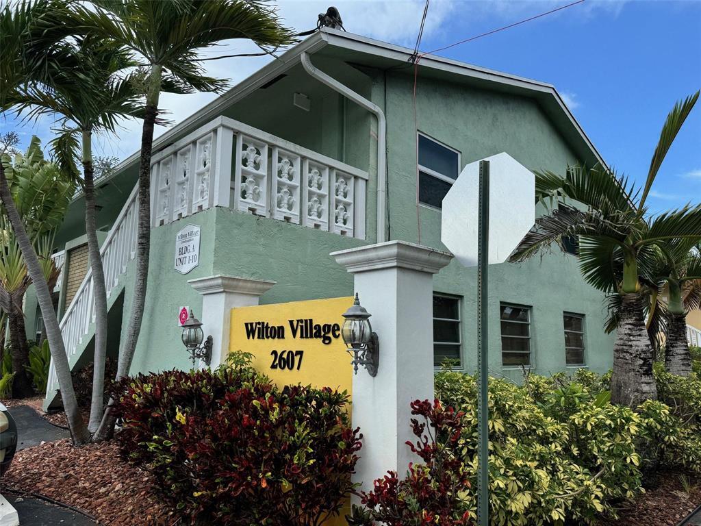 2607 NE 8th Avenue 3