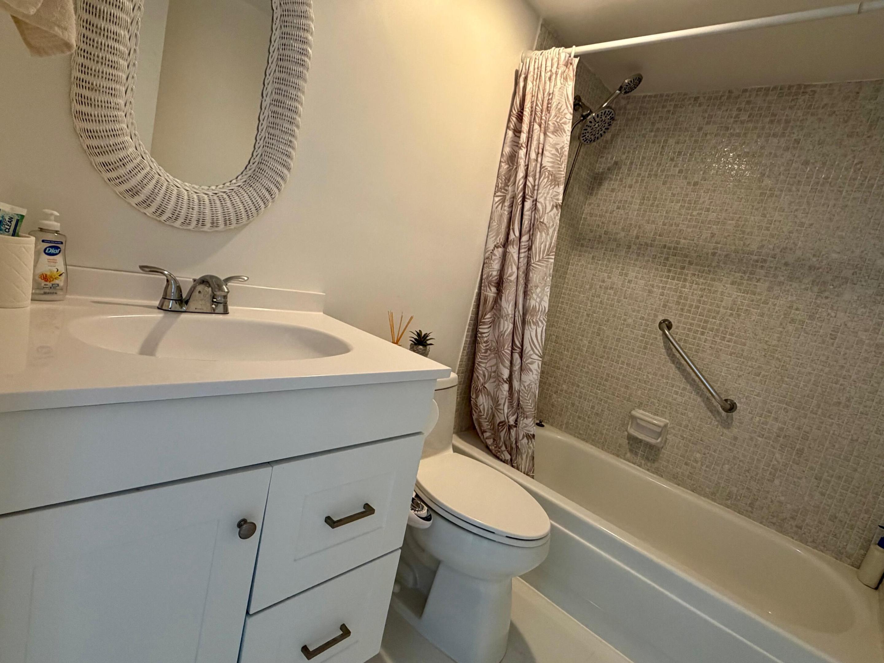 3000 Riomar Street 703