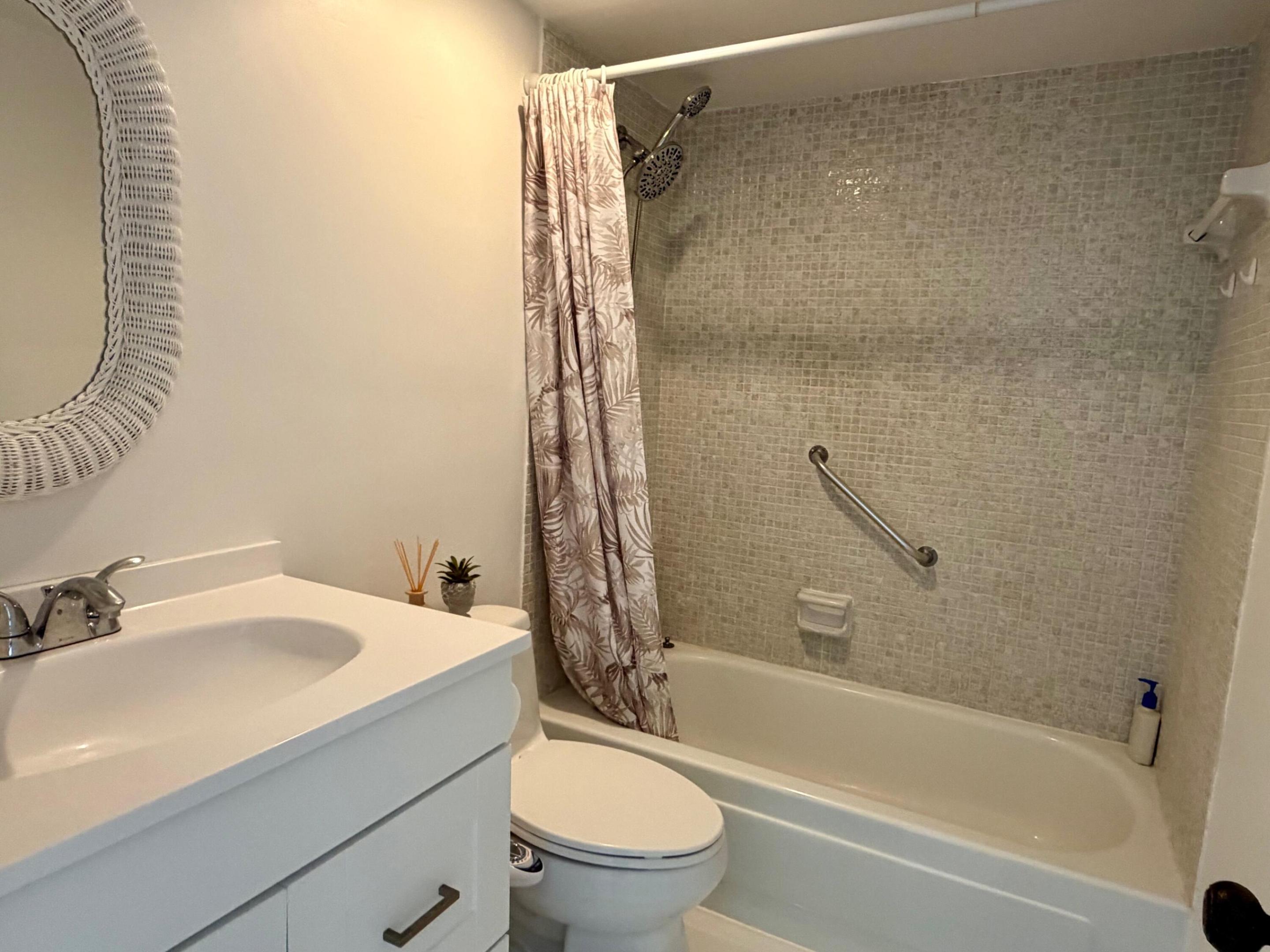 3000 Riomar Street 703