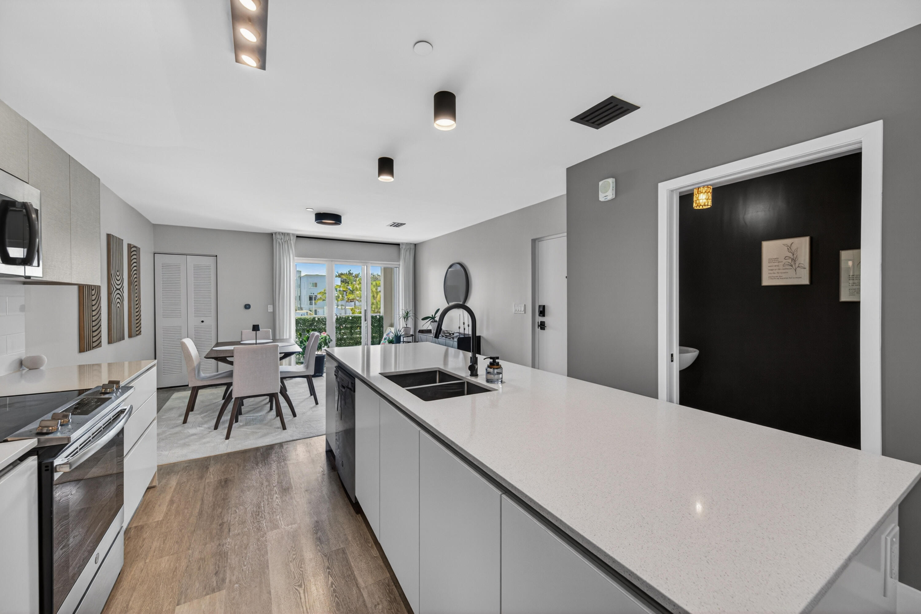2535 NE 193rd Street 3203