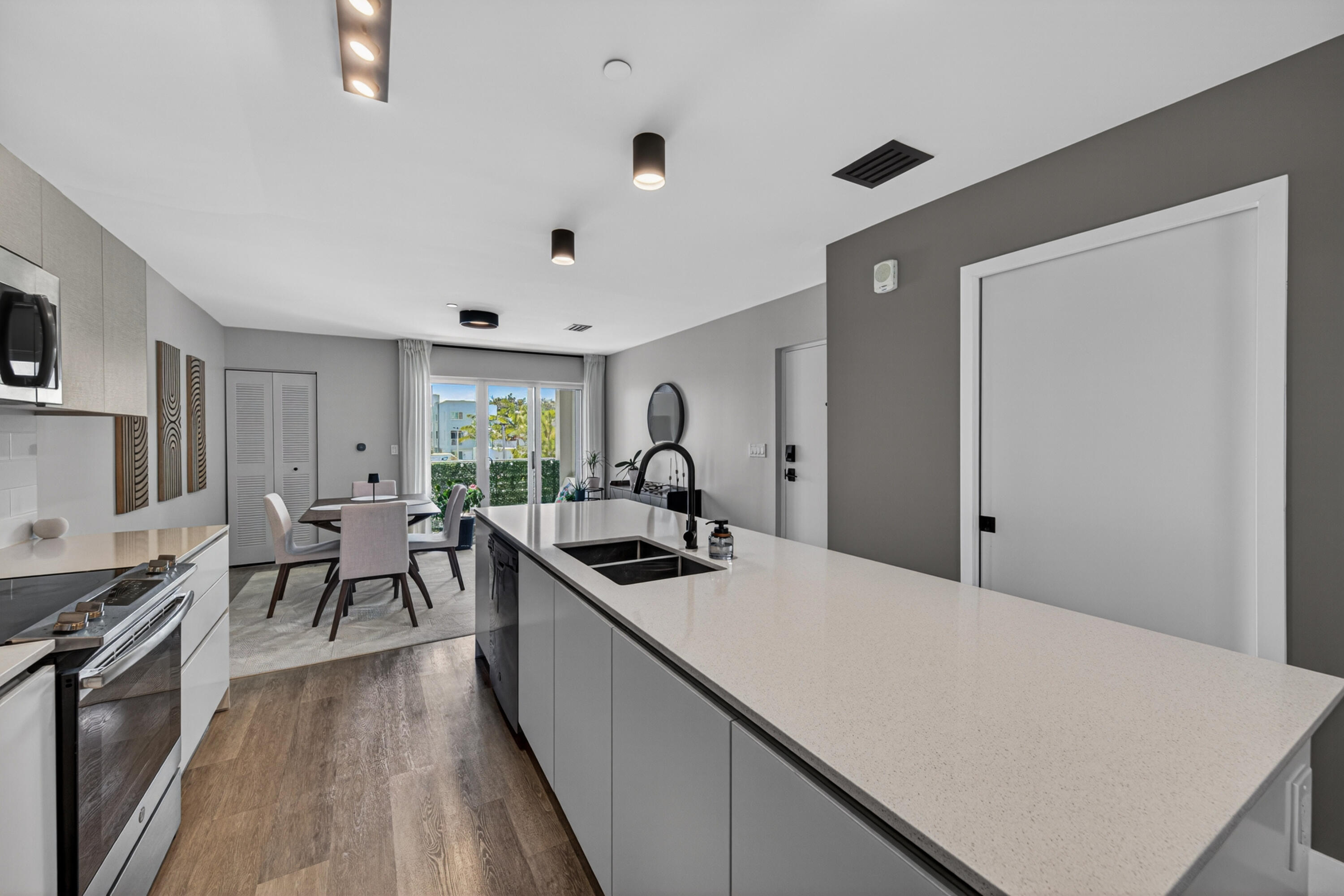 2535 NE 193rd Street 3203