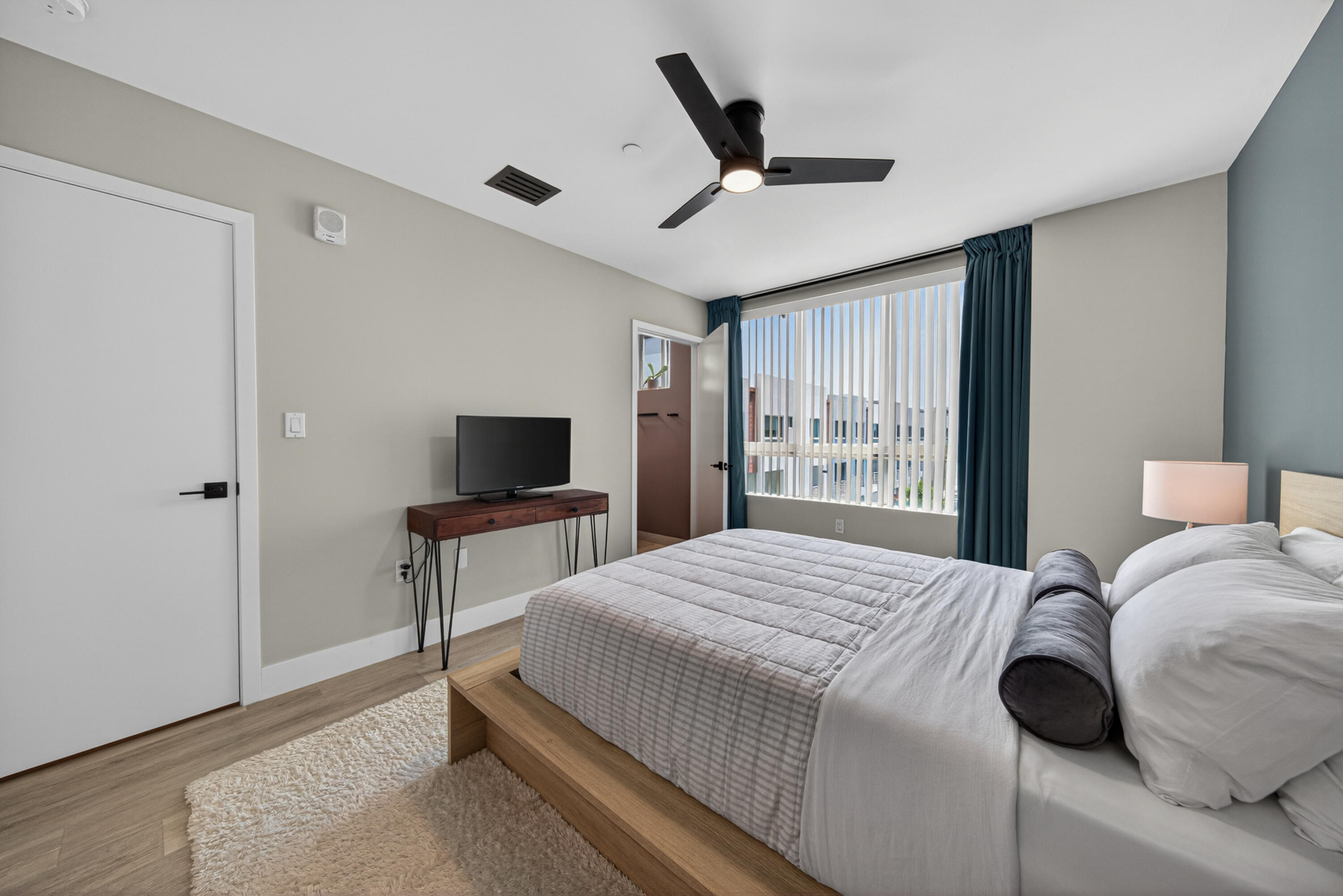 2535 NE 193rd Street 3203