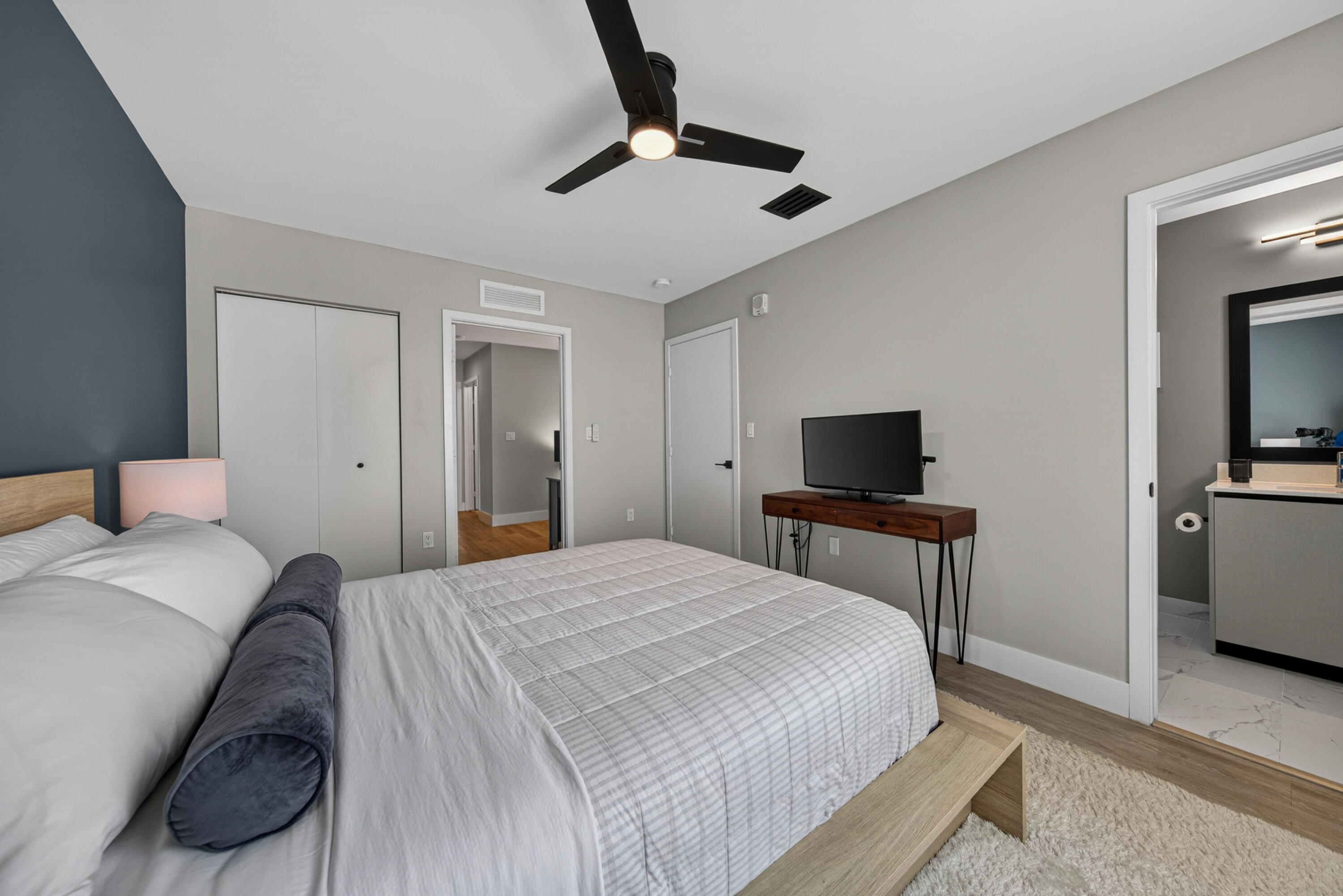2535 NE 193rd Street 3203
