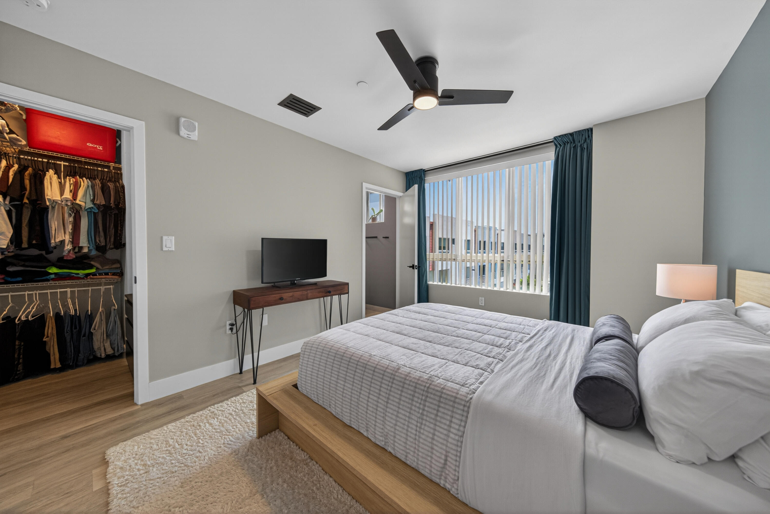 2535 NE 193rd Street 3203