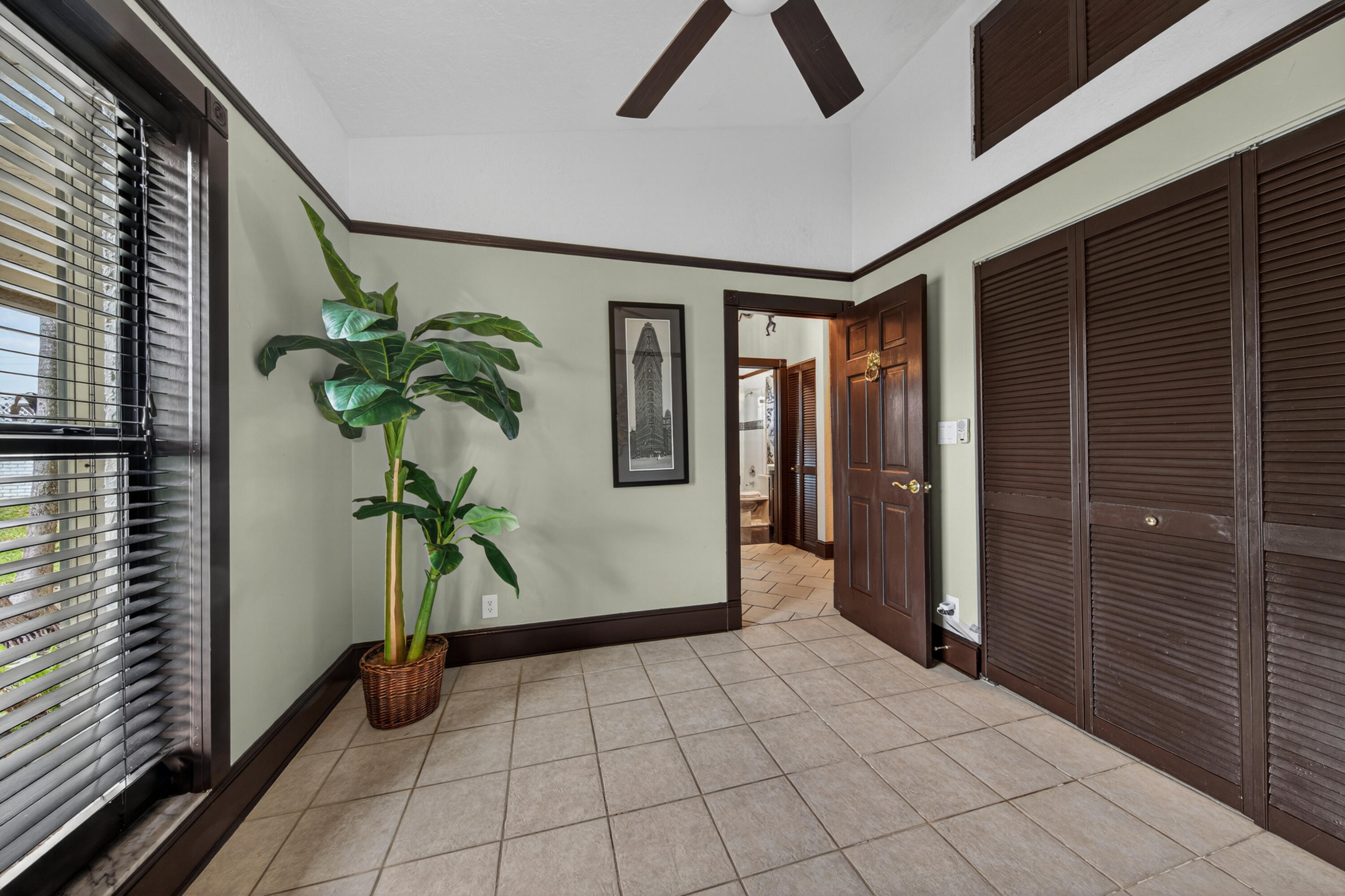 3068 S Oakland Forest Drive