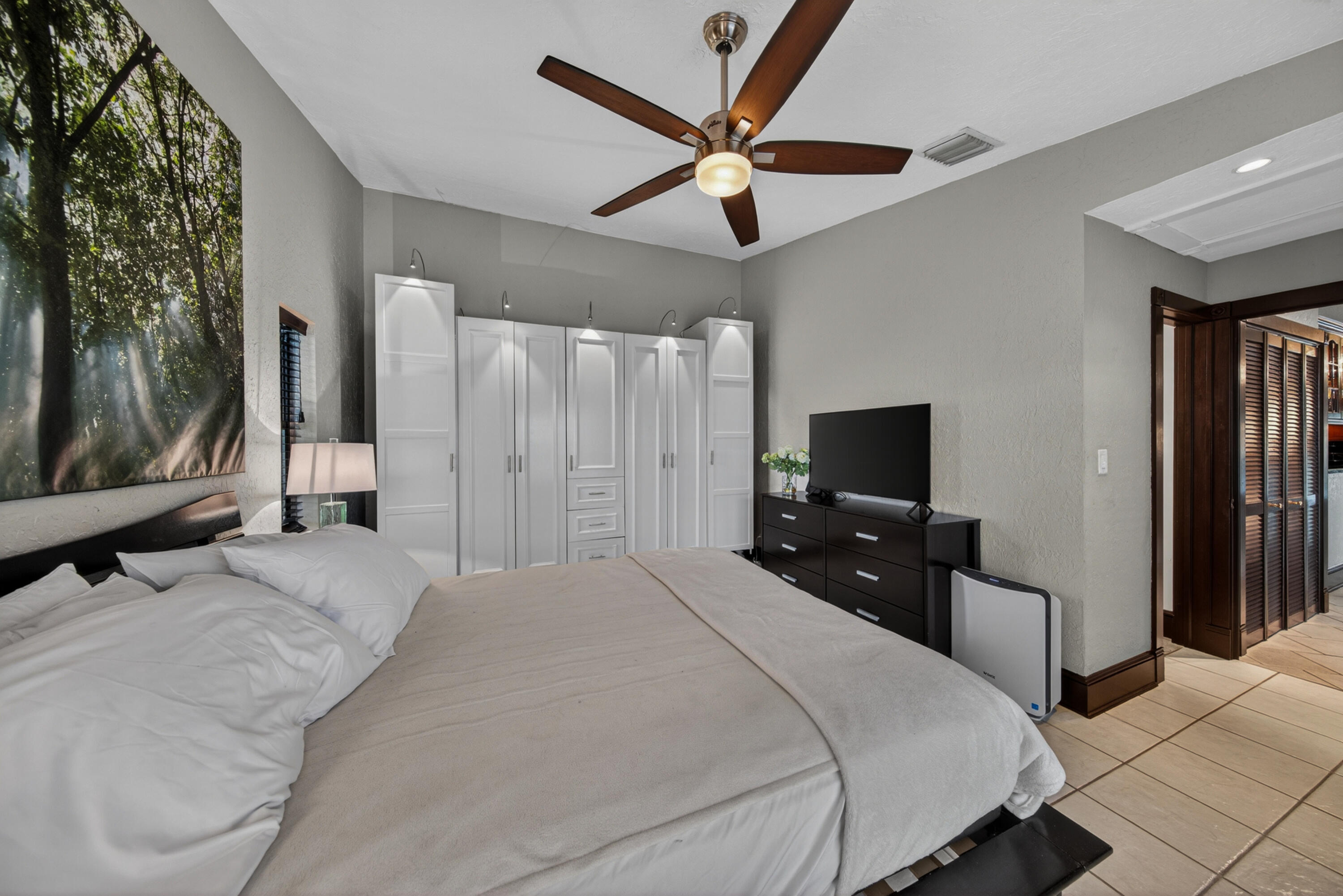 3068 S Oakland Forest Drive