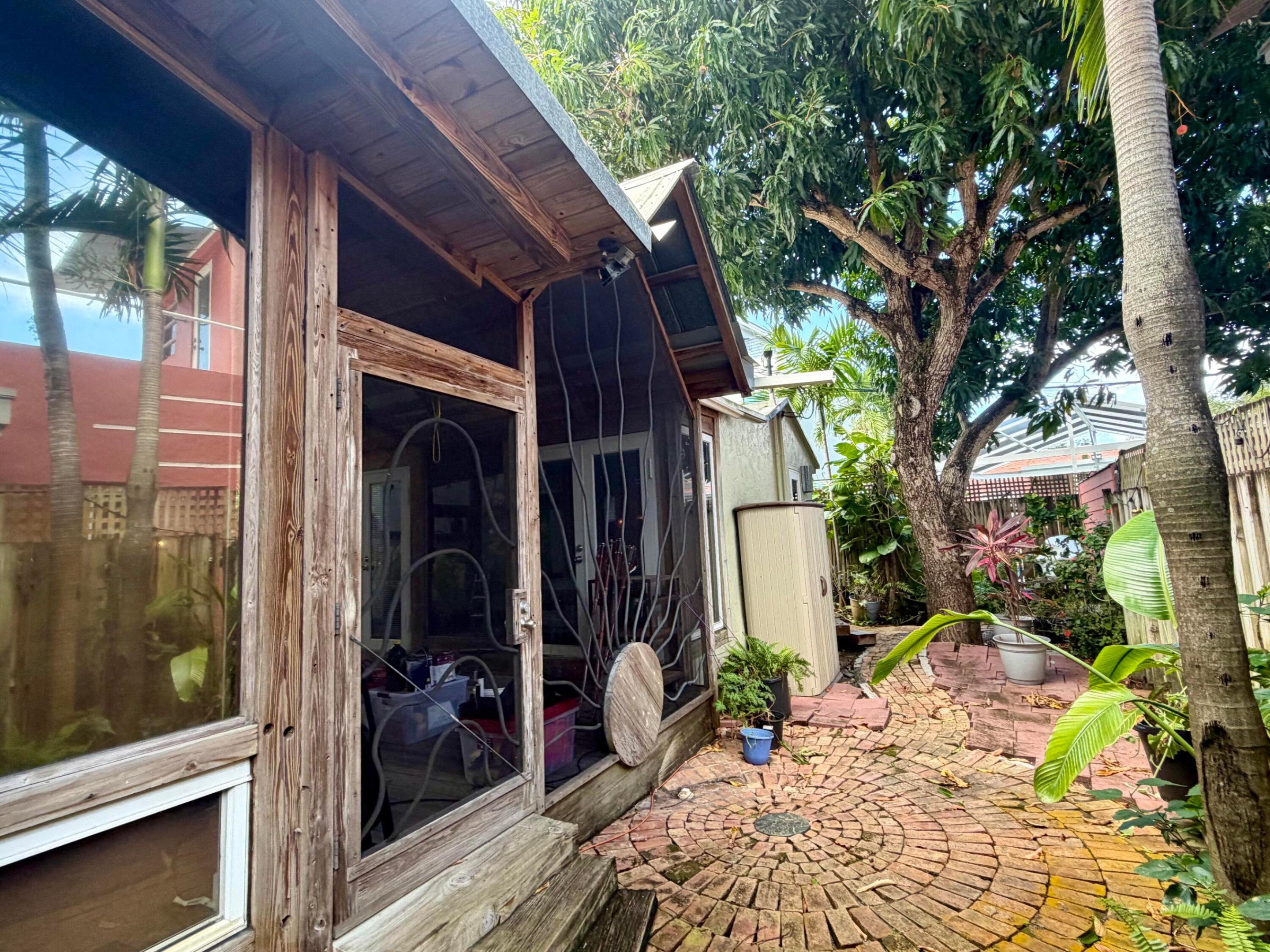 1101 SE 2nd Street