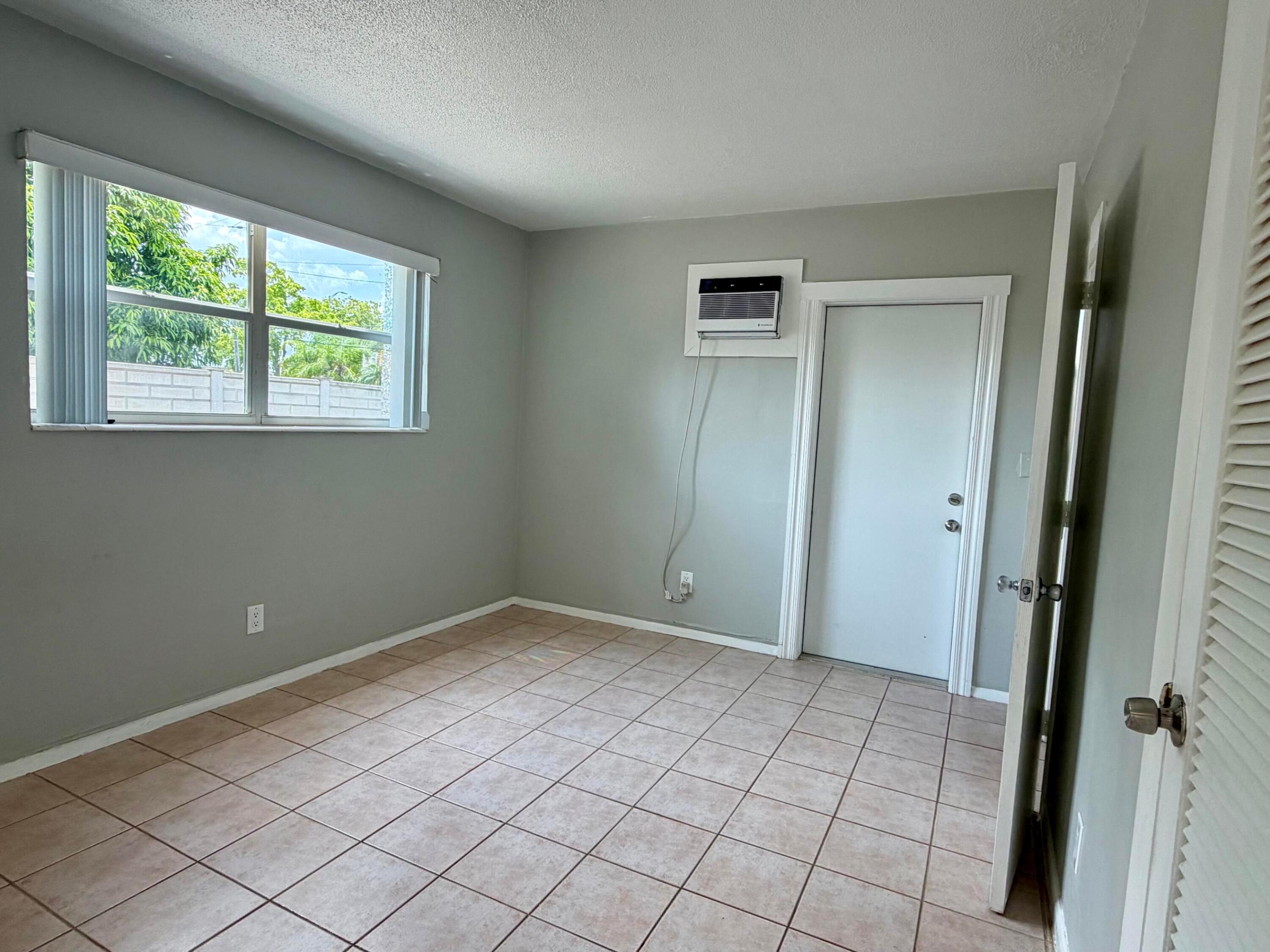3041 NE 20TH Terrace 4