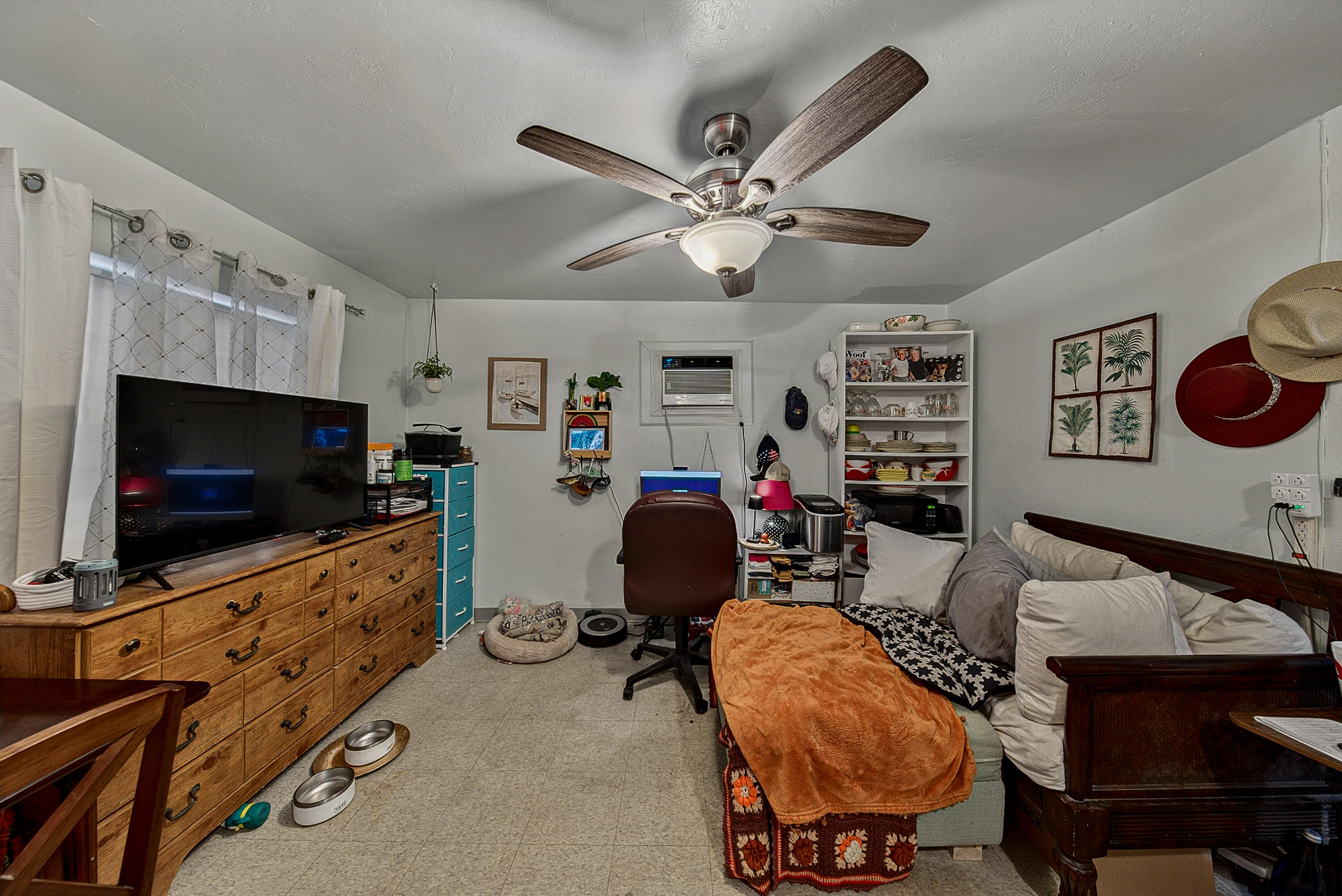 1223 NE 3rd Avenue 1-3