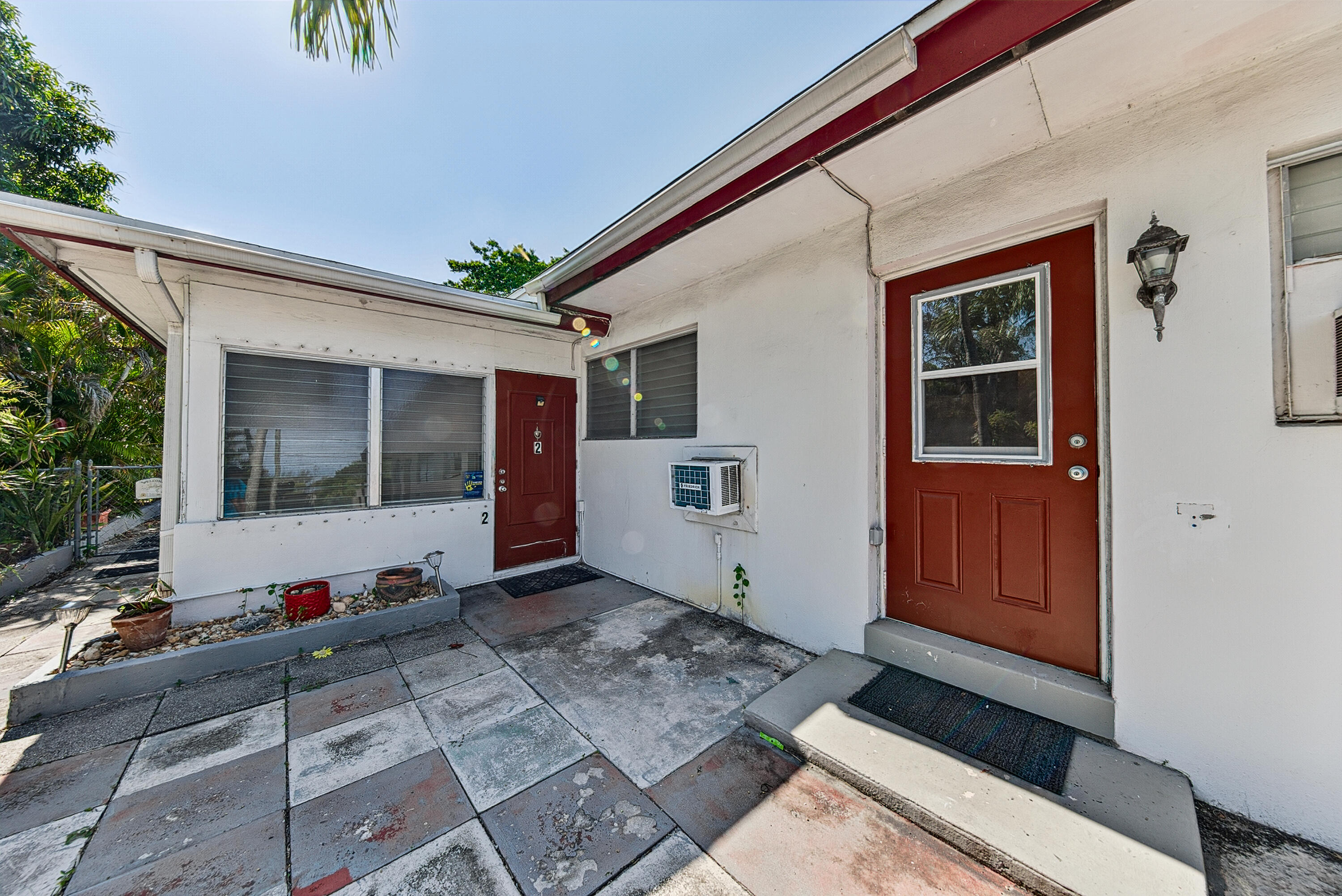 1223 NE 3rd Avenue 1-3