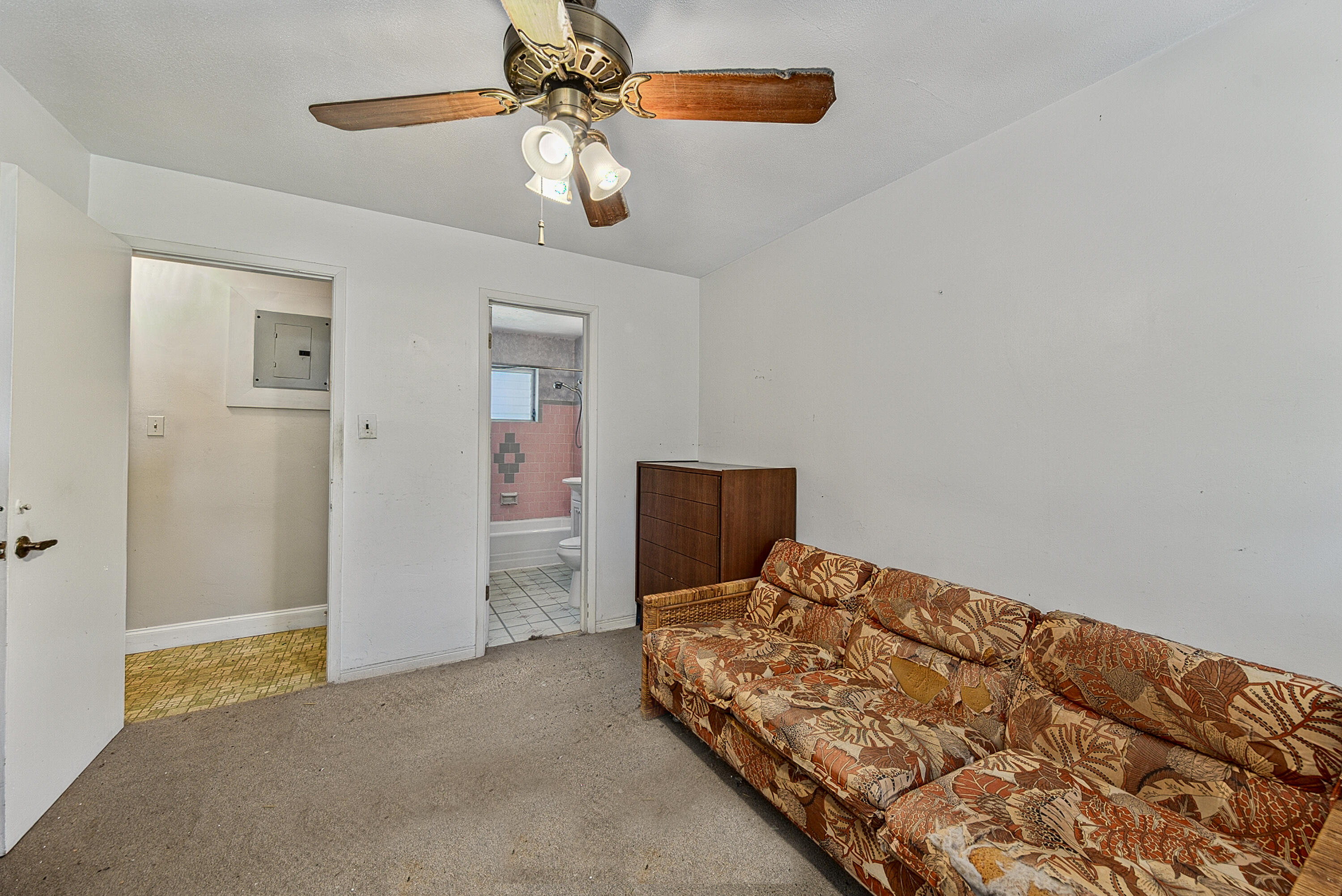1223 NE 3rd Avenue 1-3
