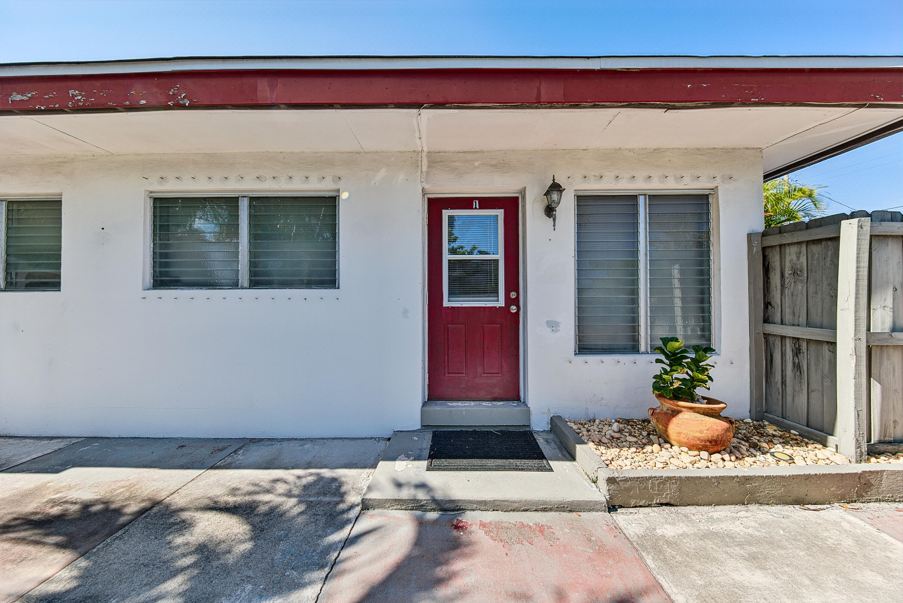 1223 NE 3rd Avenue 1-3